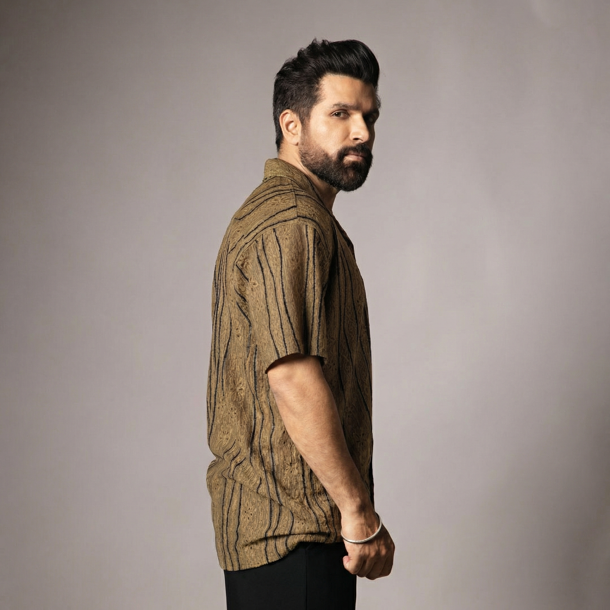 OLIVE MESH LINE SHIRT