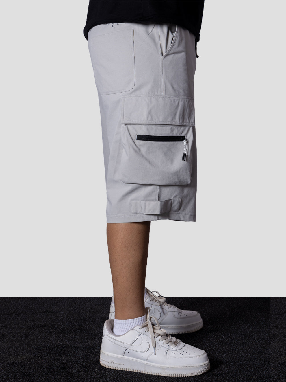 LIGHT GREY MILITARY CARGO OVERSIZED SHORTS