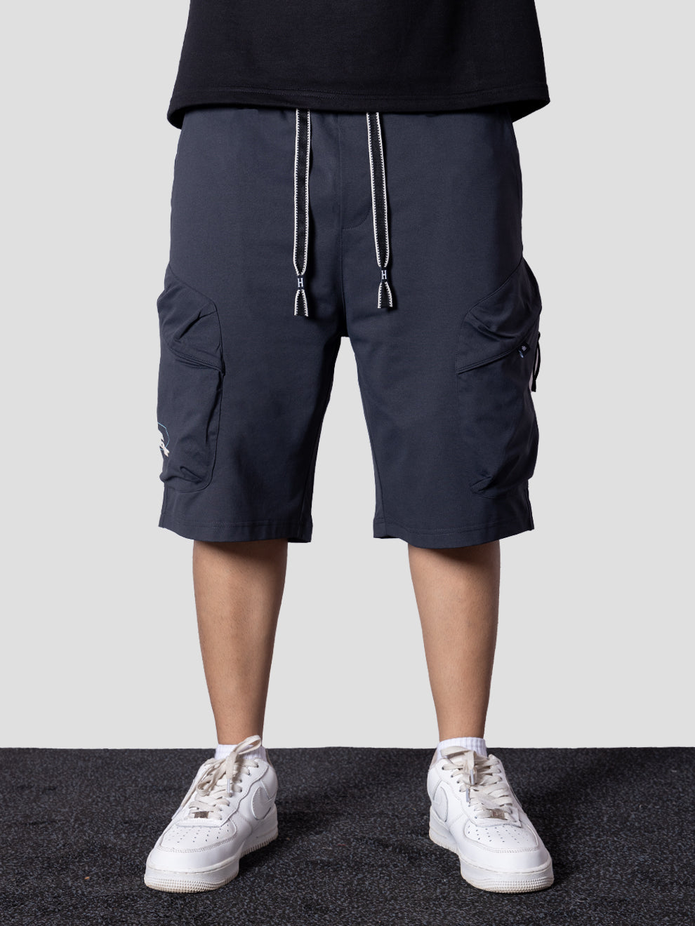 CHARCOAL UTILITY CARGO OVERSIZED SHORTS