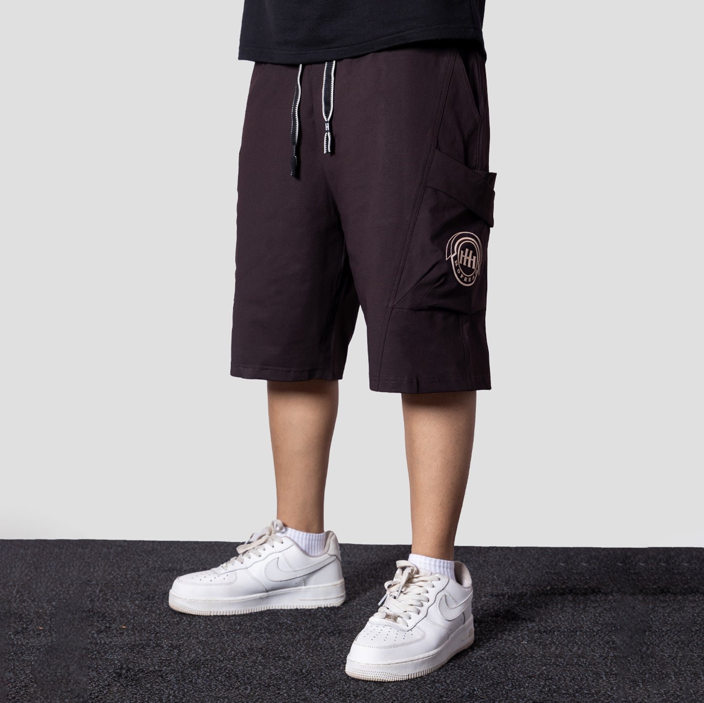 COFFEE CARPENTER POCKET OVERSIZED SHORTS