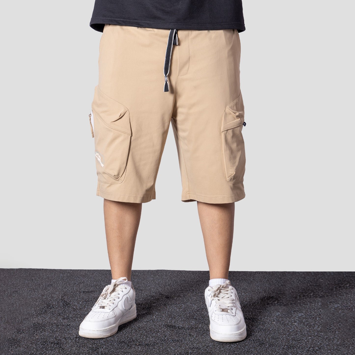 KHAKI UTILITY CARGO OVERSIZED SHORTS