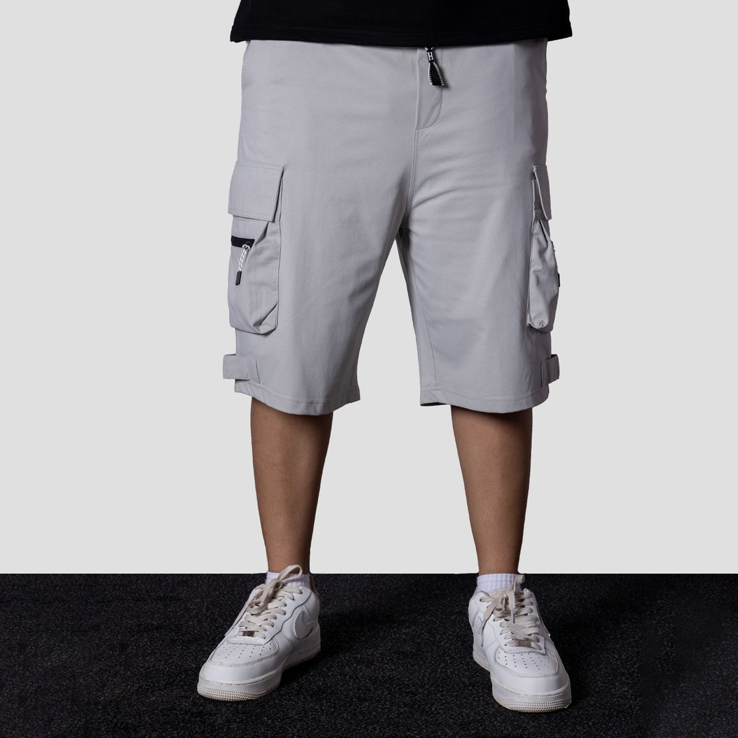 LIGHT GREY MILITARY CARGO OVERSIZED SHORTS