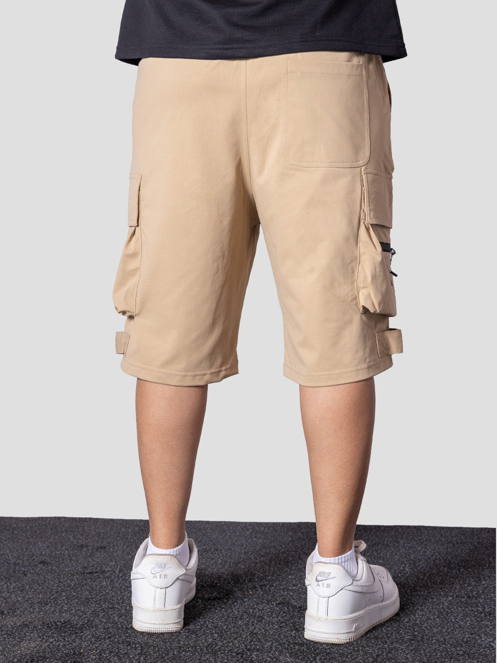 KHAKI MILITARY CARGO OVERSIZED SHORTS