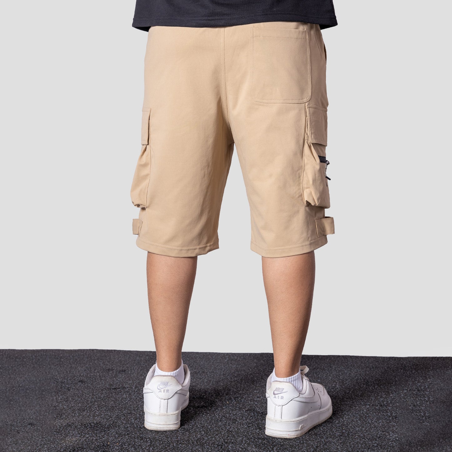 KHAKI MILITARY CARGO OVERSIZED SHORTS