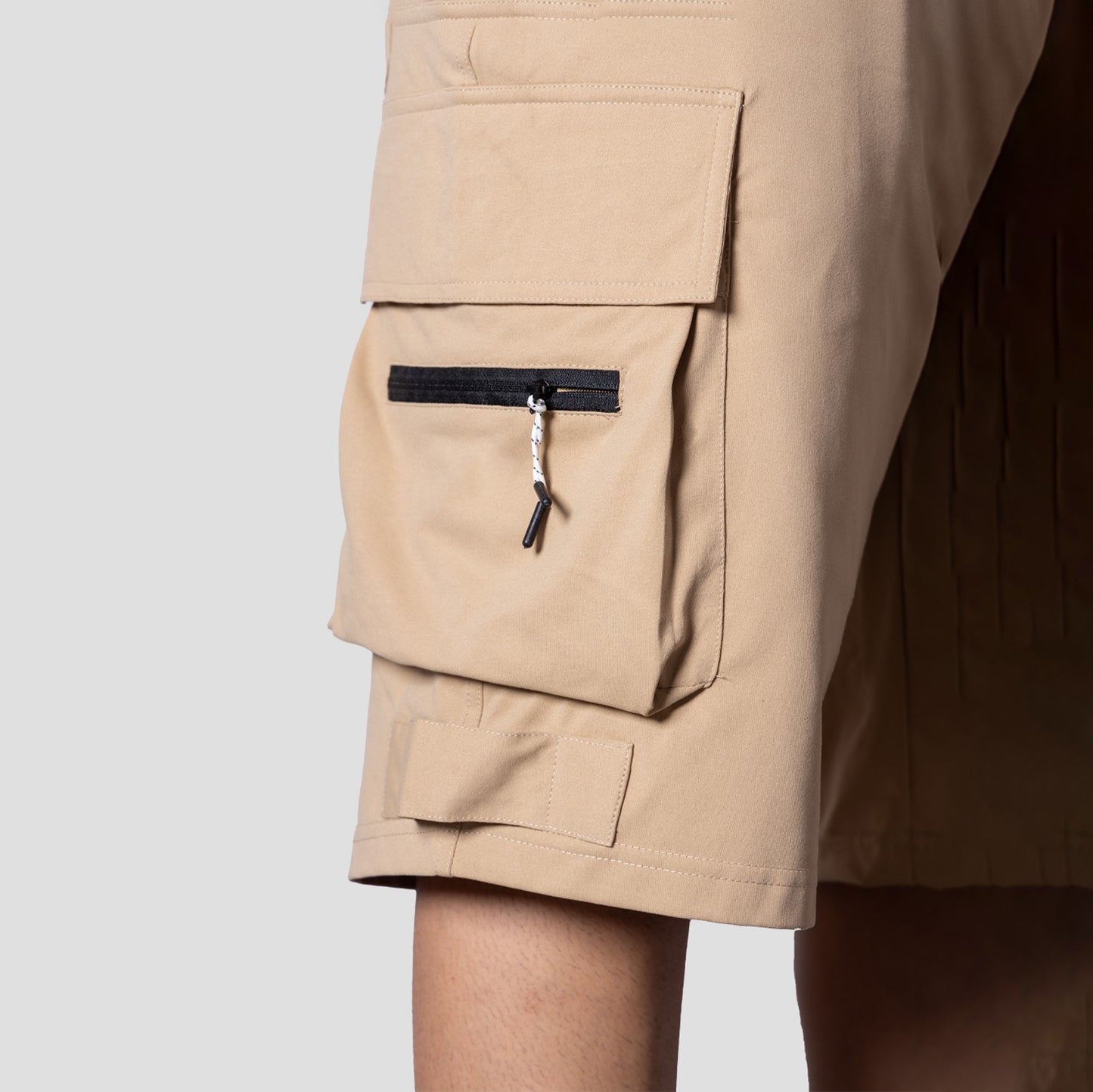 KHAKI MILITARY CARGO OVERSIZED SHORTS