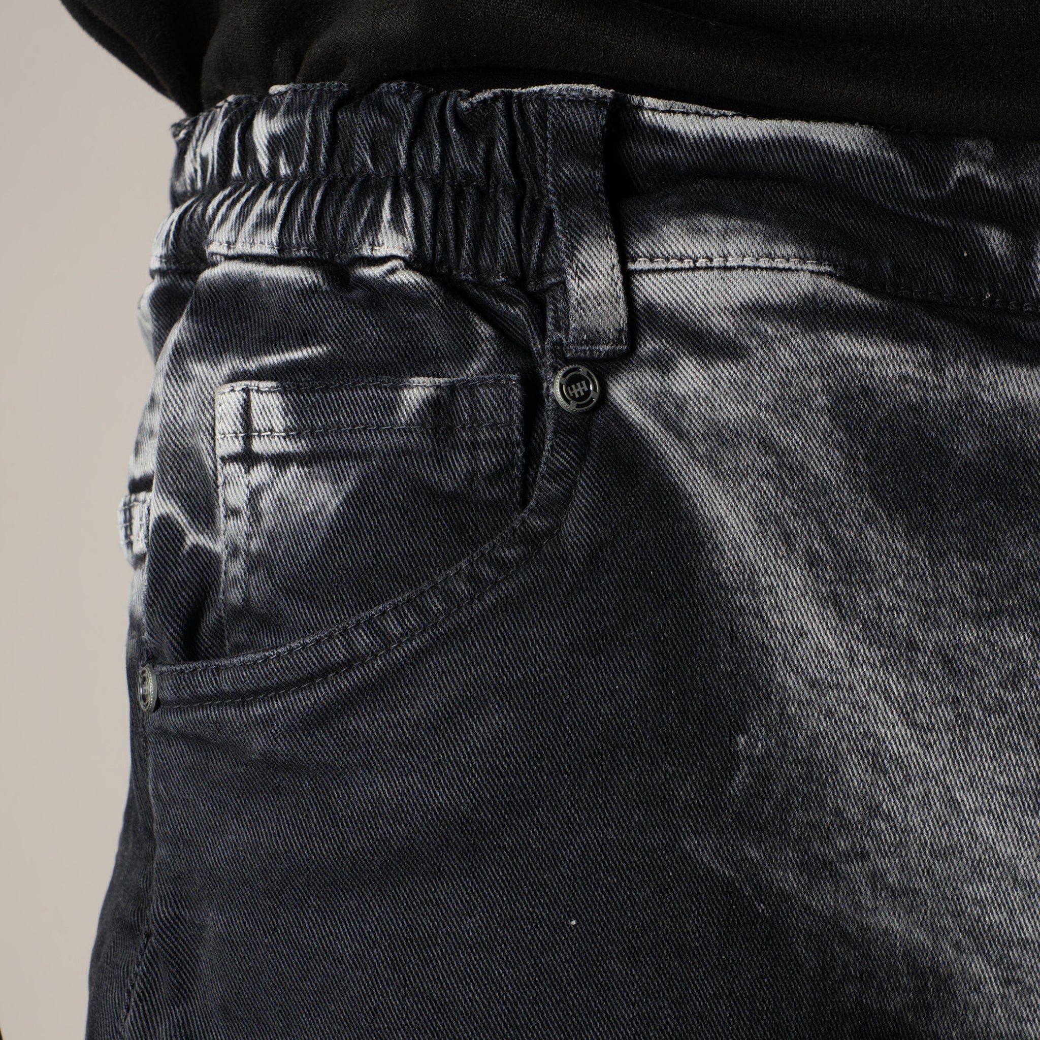 BLACK BLIZZARD WASH DENIM