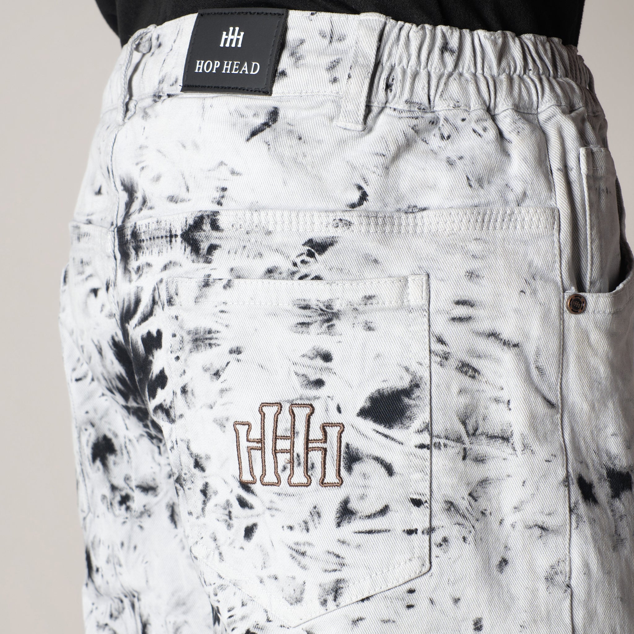 WHITE BLIZZARD WASH DENIM