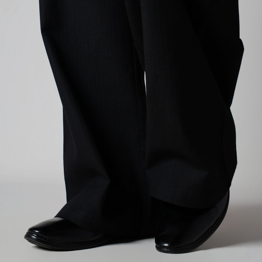 BLACK TEXTURED LINEN TRAVEL PANTS