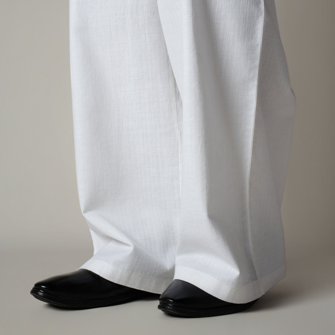 WHITE TEXTURED LINEN TRAVEL PANTS