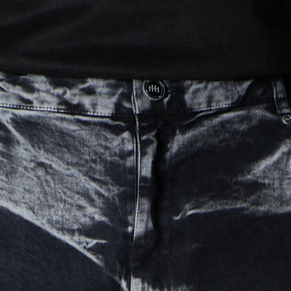 BLACK VOID WASH DENIM