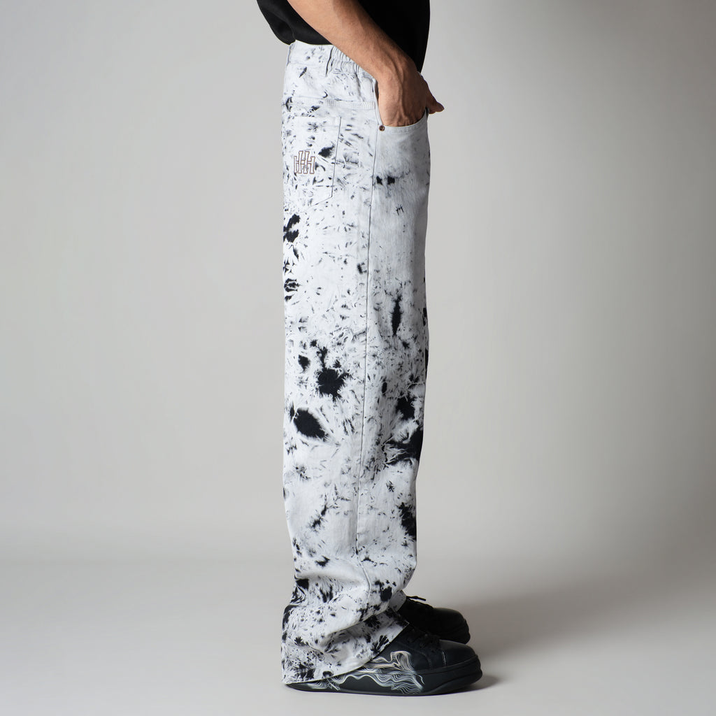 WHITE BLIZZARD WASH DENIM