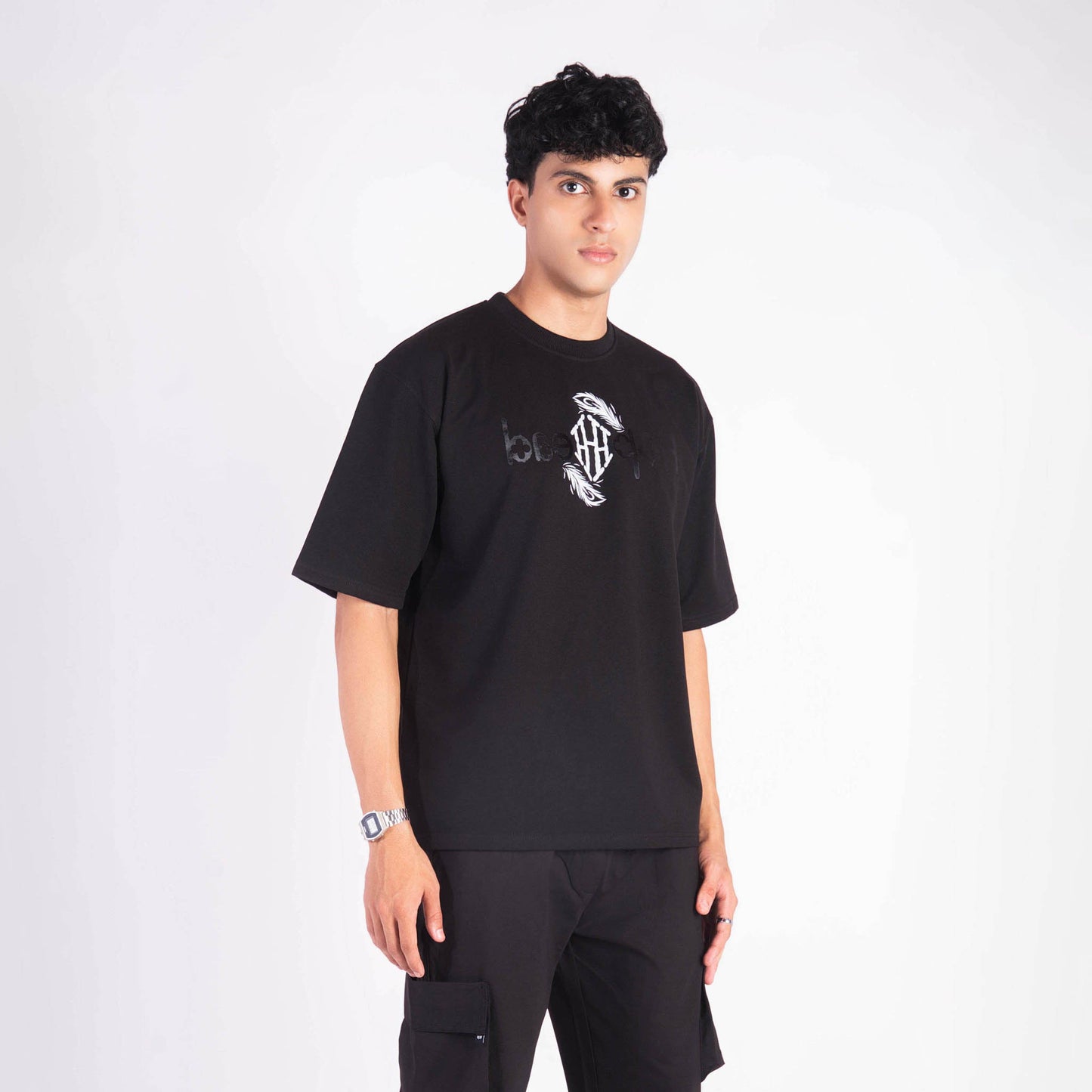 LEUCISTIC PEACOCK OVERSIZED GRAPHIC T-SHIRT