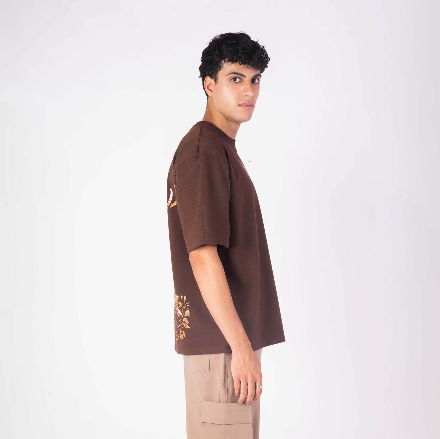 MAGESTIC DEER OVERSIZED GRAPHIC T-SHIRT