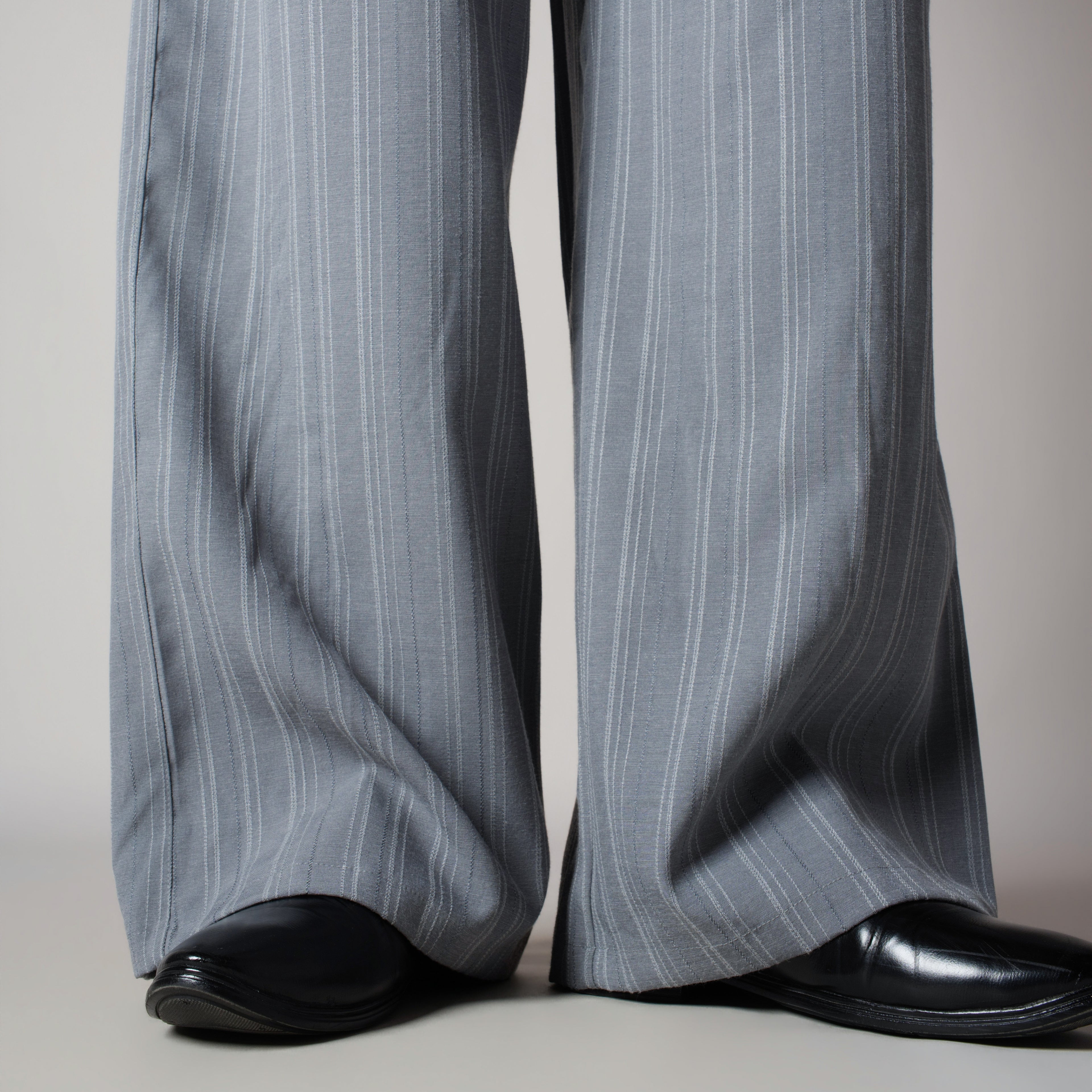 GREY PINSTRIPE WIDE PANTS