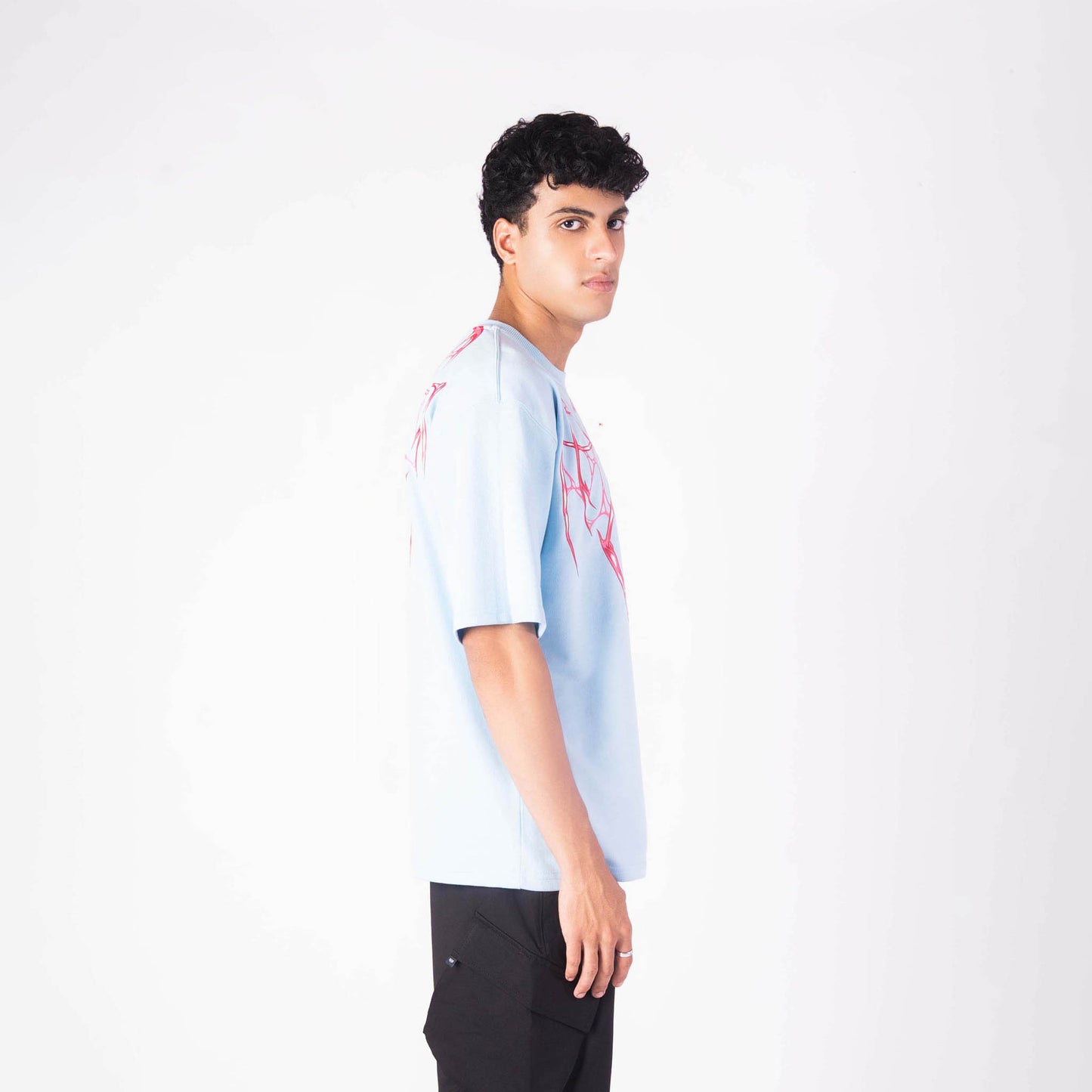 ALIEN WEB OVERSIZED GRAPHIC T-SHIRT