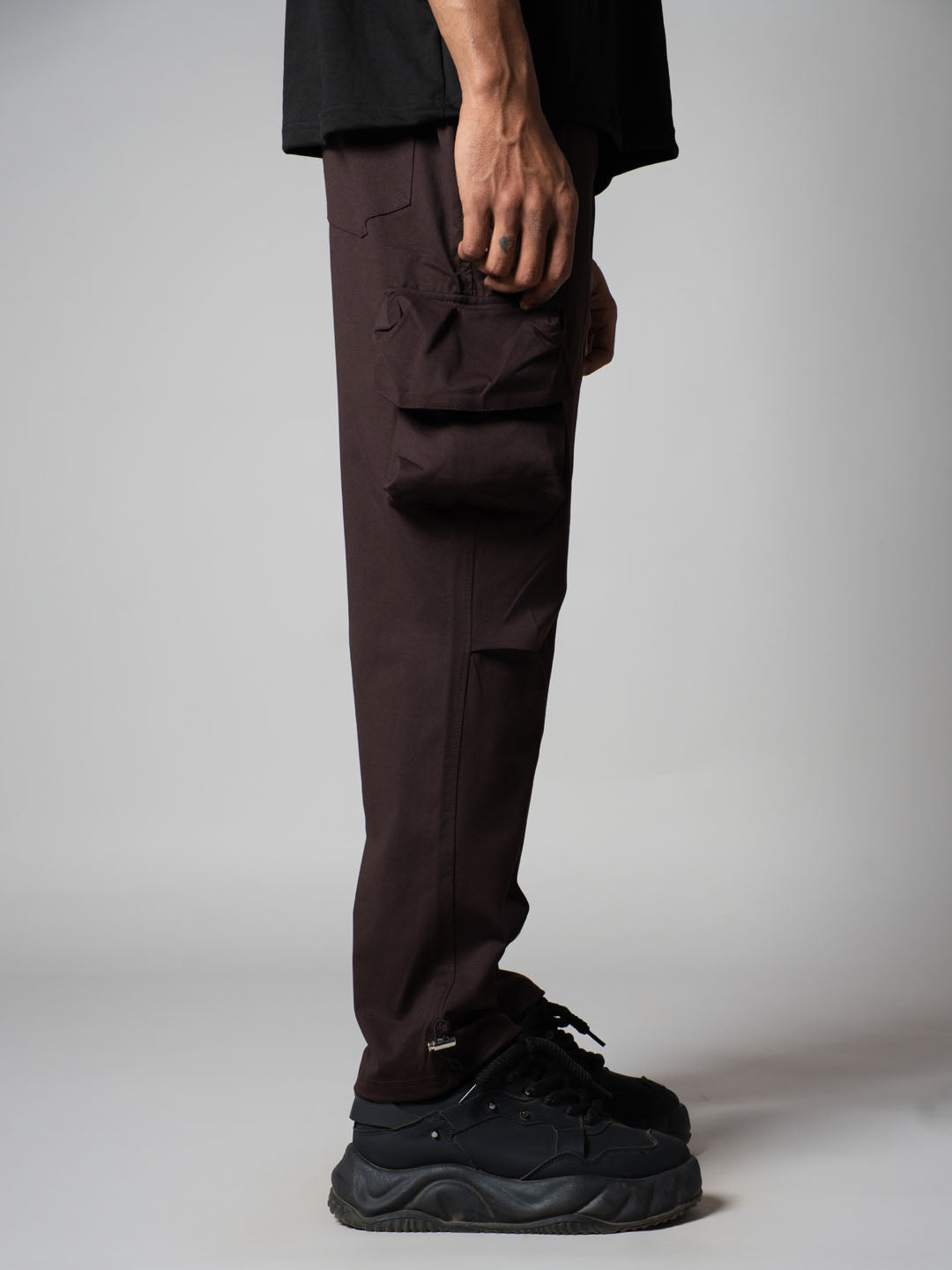 BROWN BIG POCKET CARGO SWEATPANTS