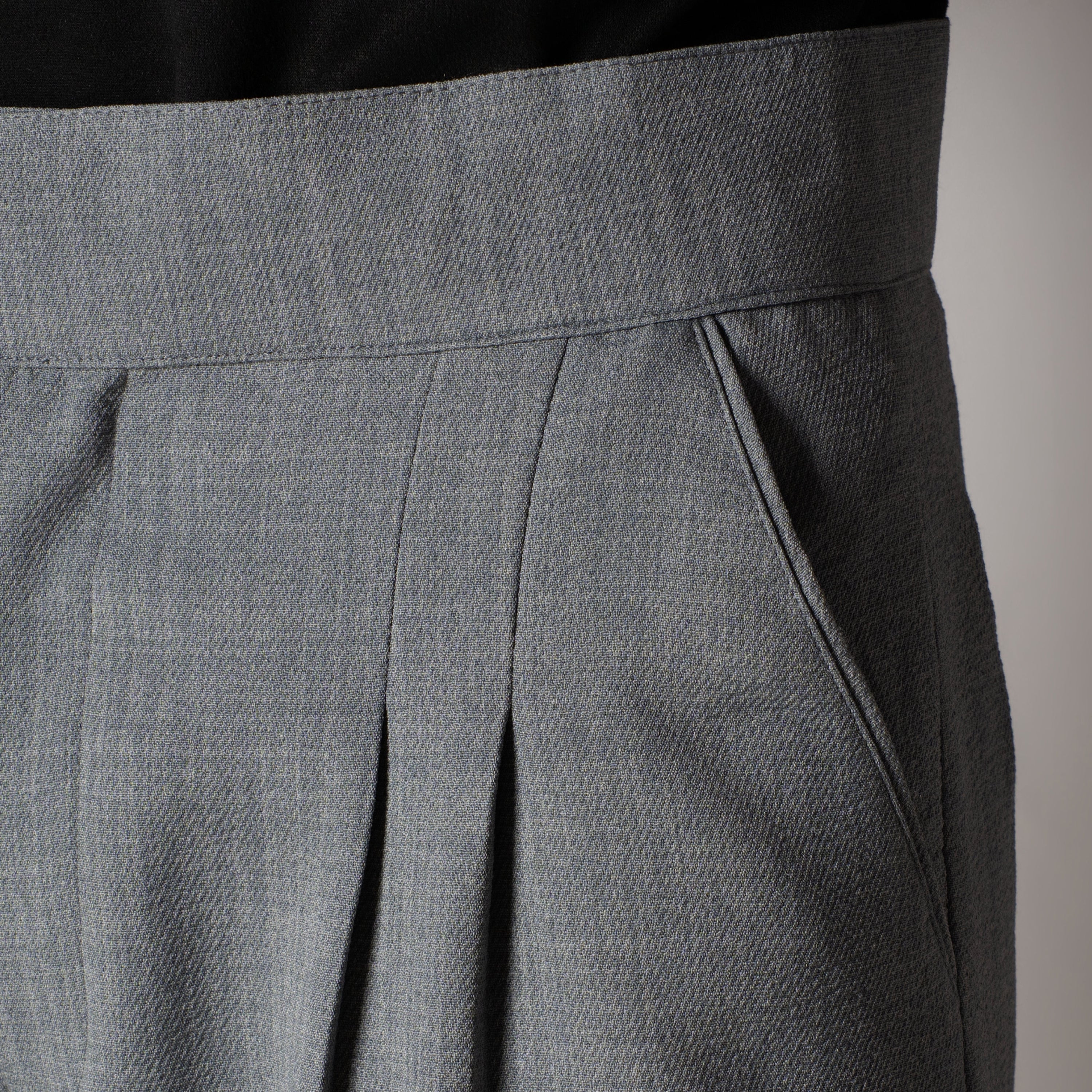 GREY VINTAGE BUCKLE PLEATED TROUSER