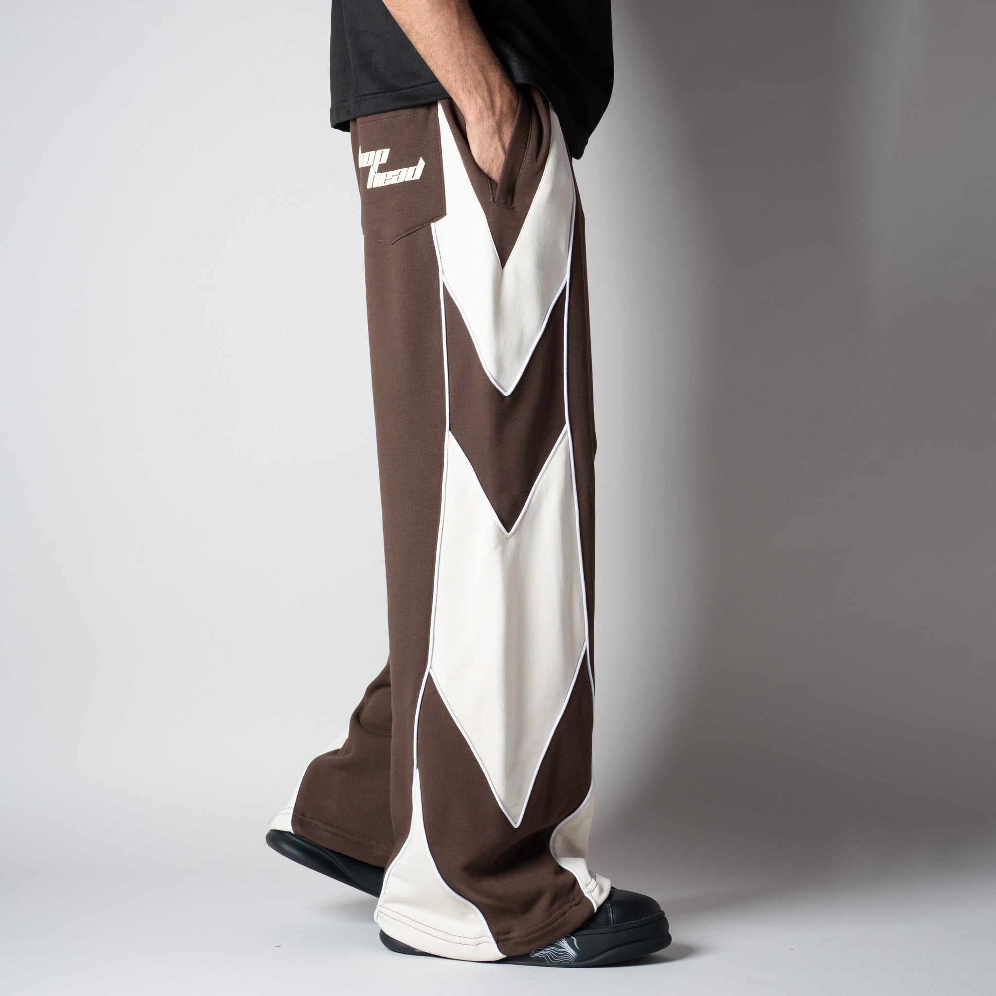 BROWN DOWNWARD ARROW SWEATPANT