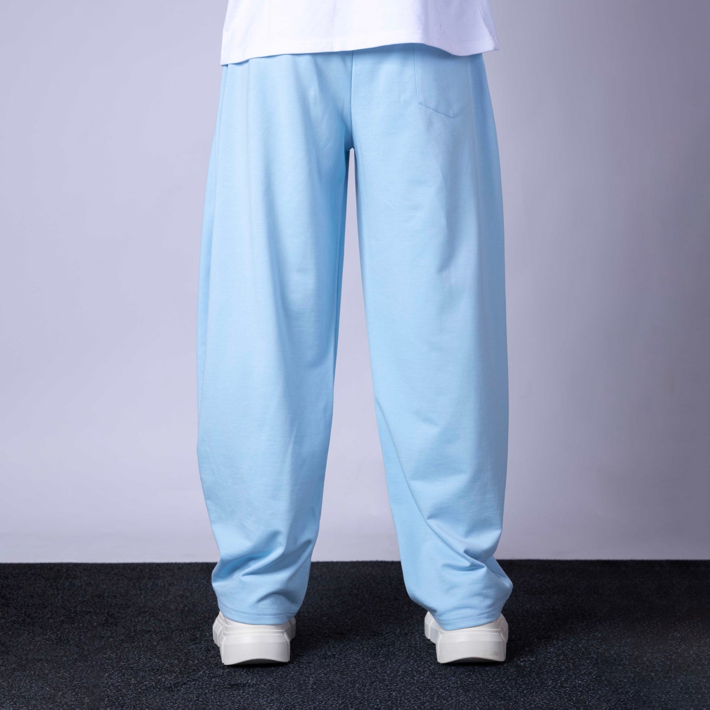 SKY BLUE EXTREME BAGGY BASIC SWEATPANTS