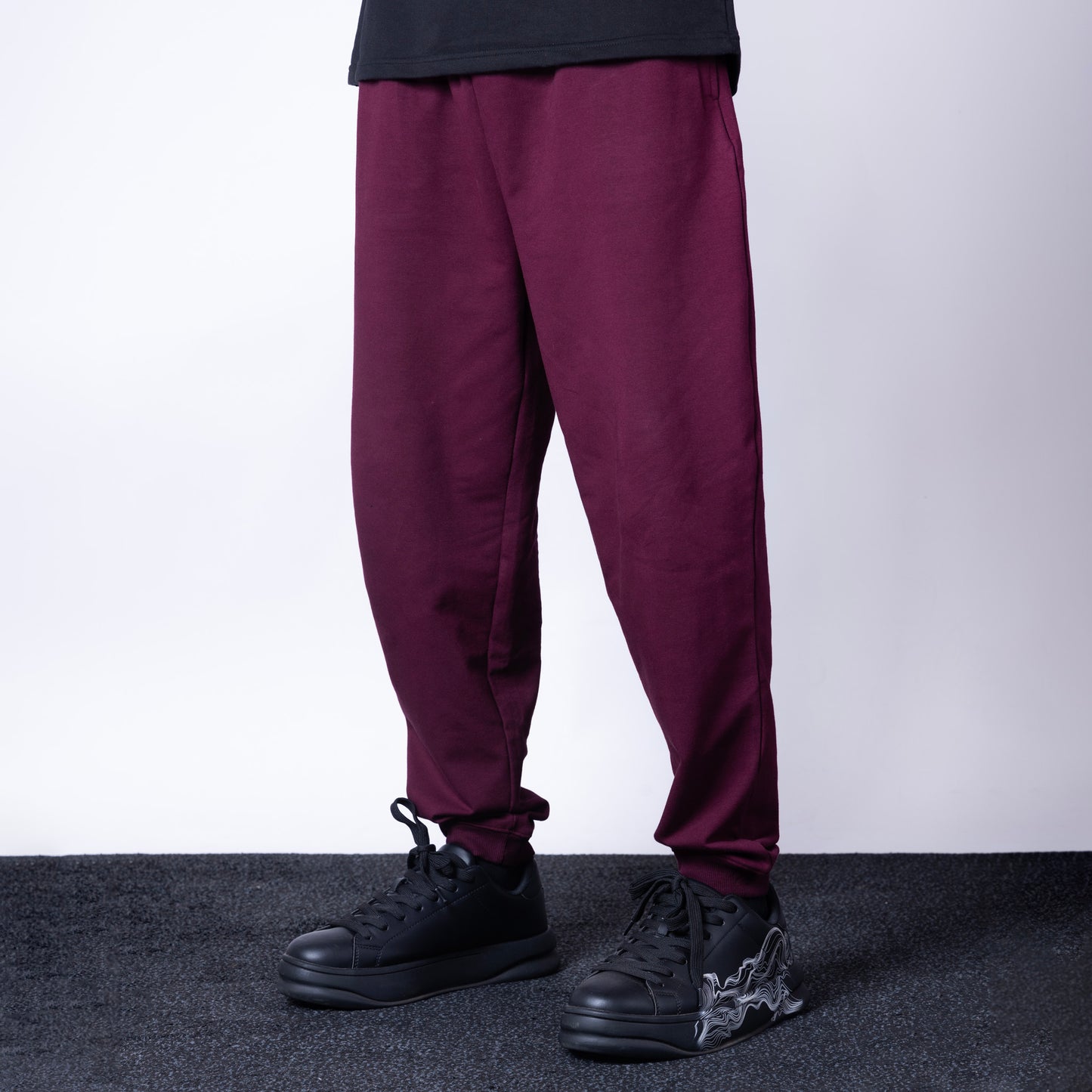 MAROON SWEATPANTS