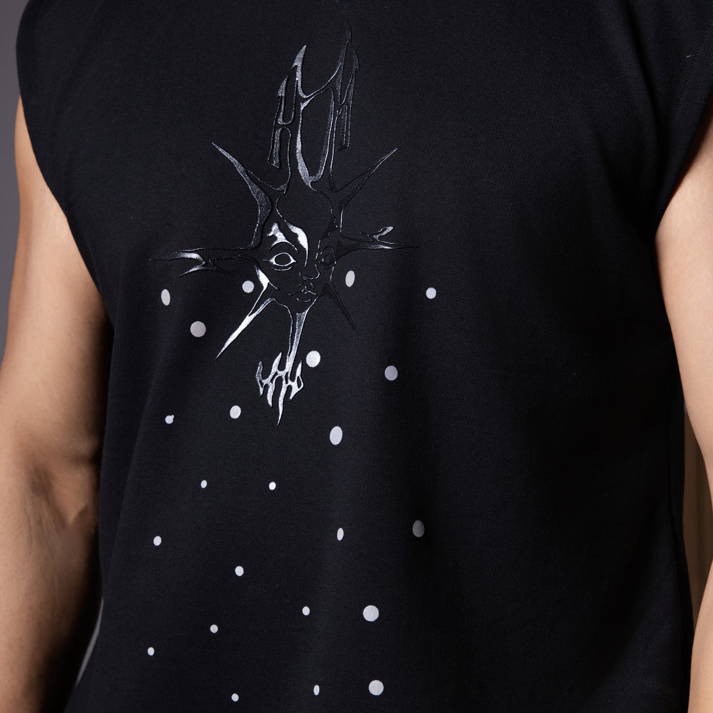 MORNING STAR BLACK SLEEVELESS GRAPHIC T-SHIRT