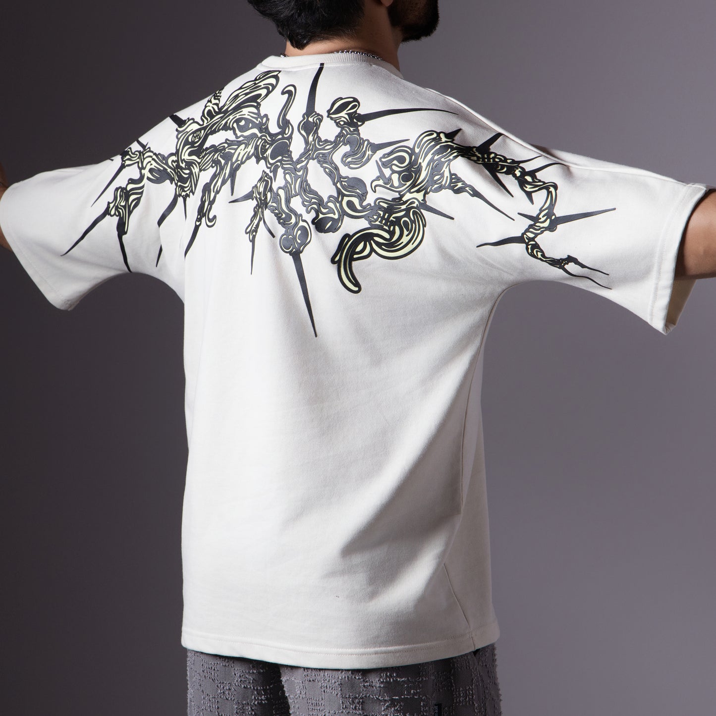 IVORY GRAPHIC T-SHIRT