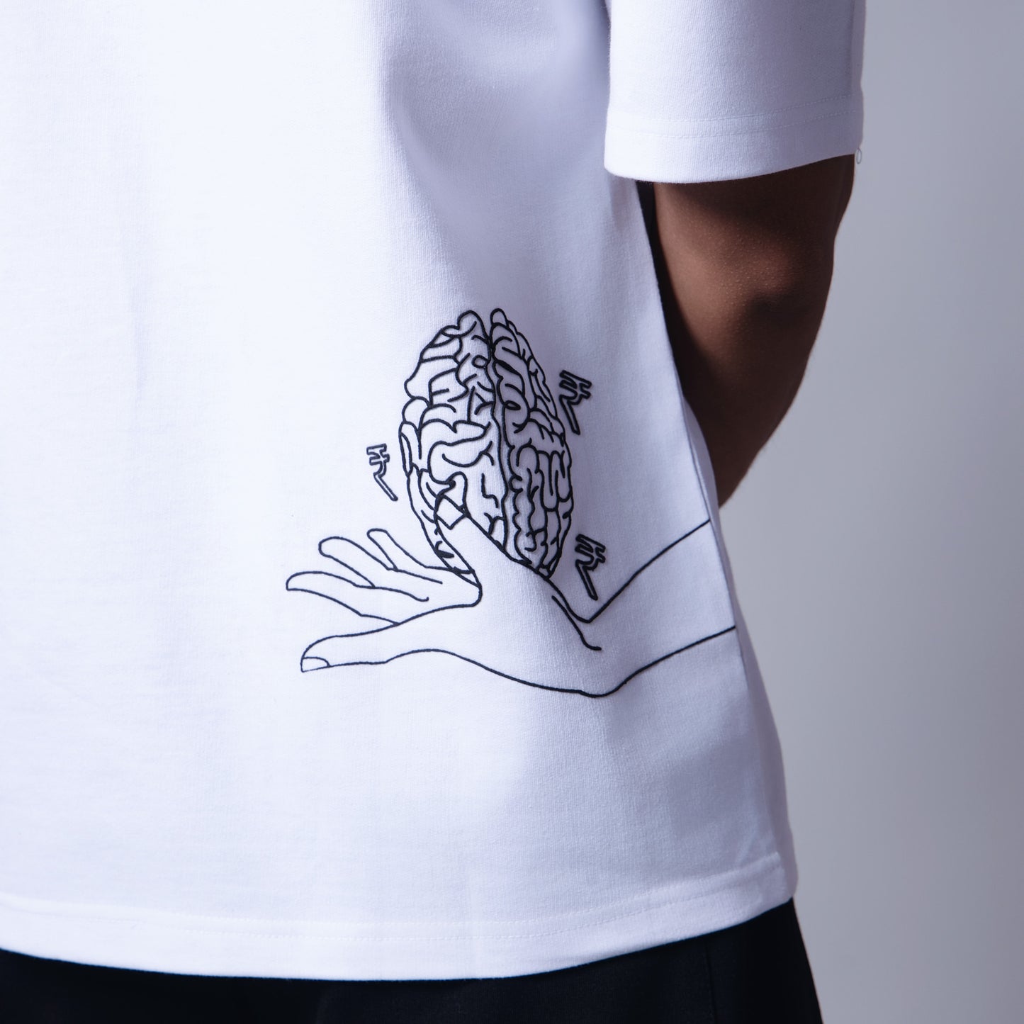 WHITE HEART AND MIND T-SHIRT