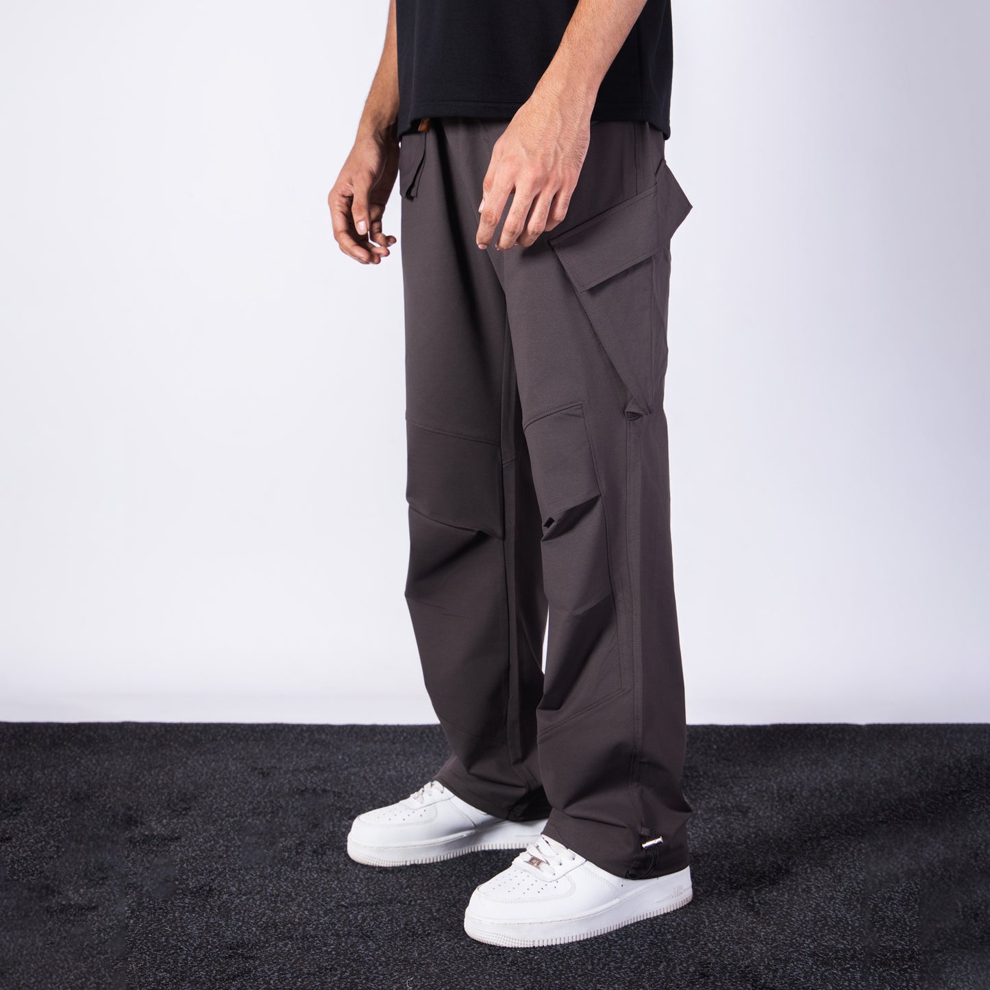 UMBER BROWN CROSS POCKET STRAIGHT FIT CARGO SWEATPANT