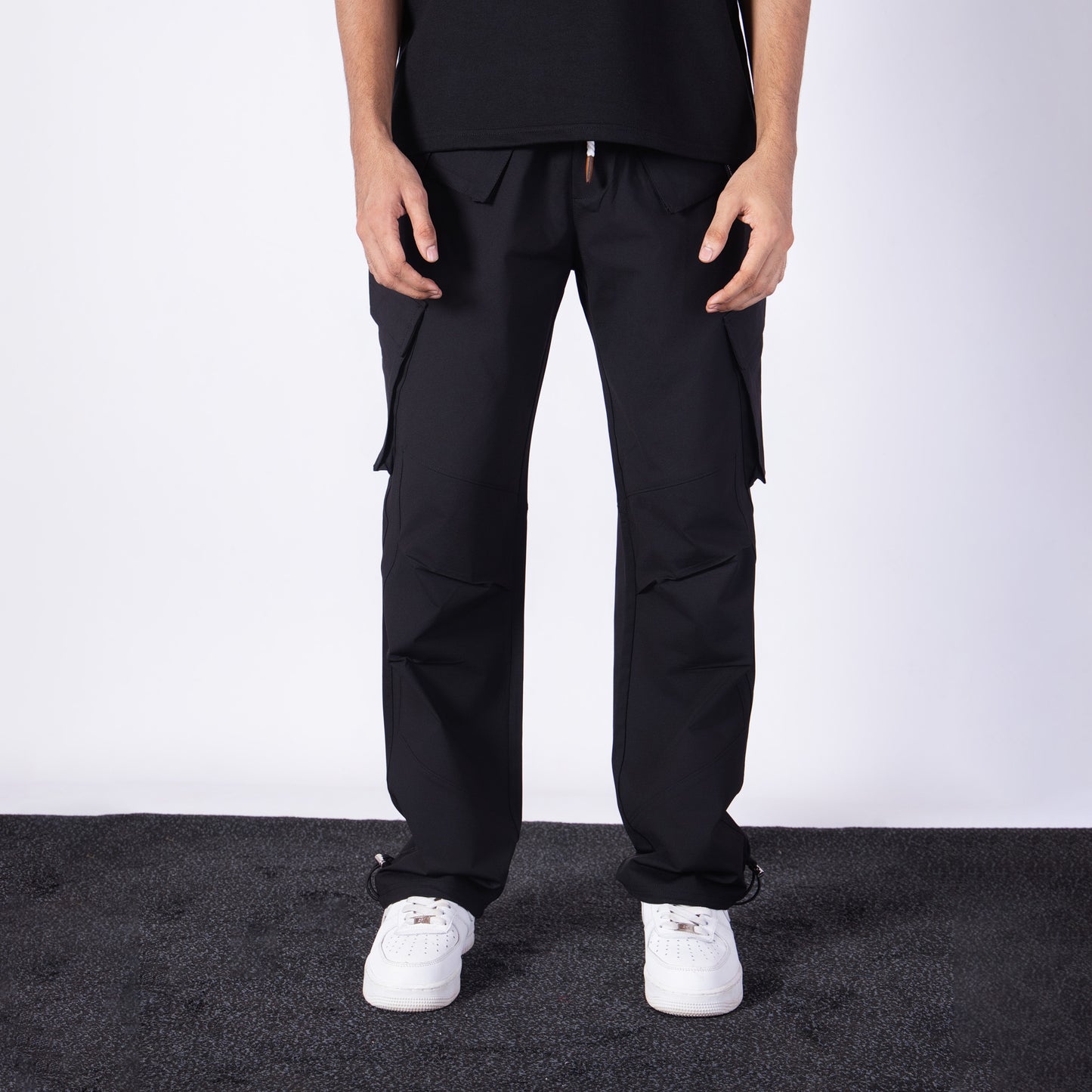 BLACK CROSS POCKET STRAIGHT FIT CARGO SWEATPANT