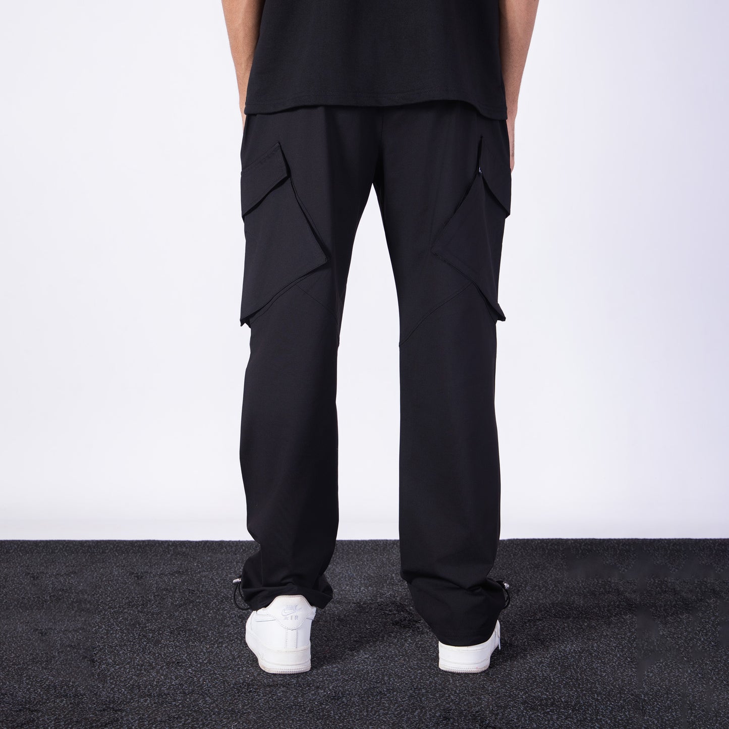 BLACK CROSS POCKET STRAIGHT FIT CARGO SWEATPANT