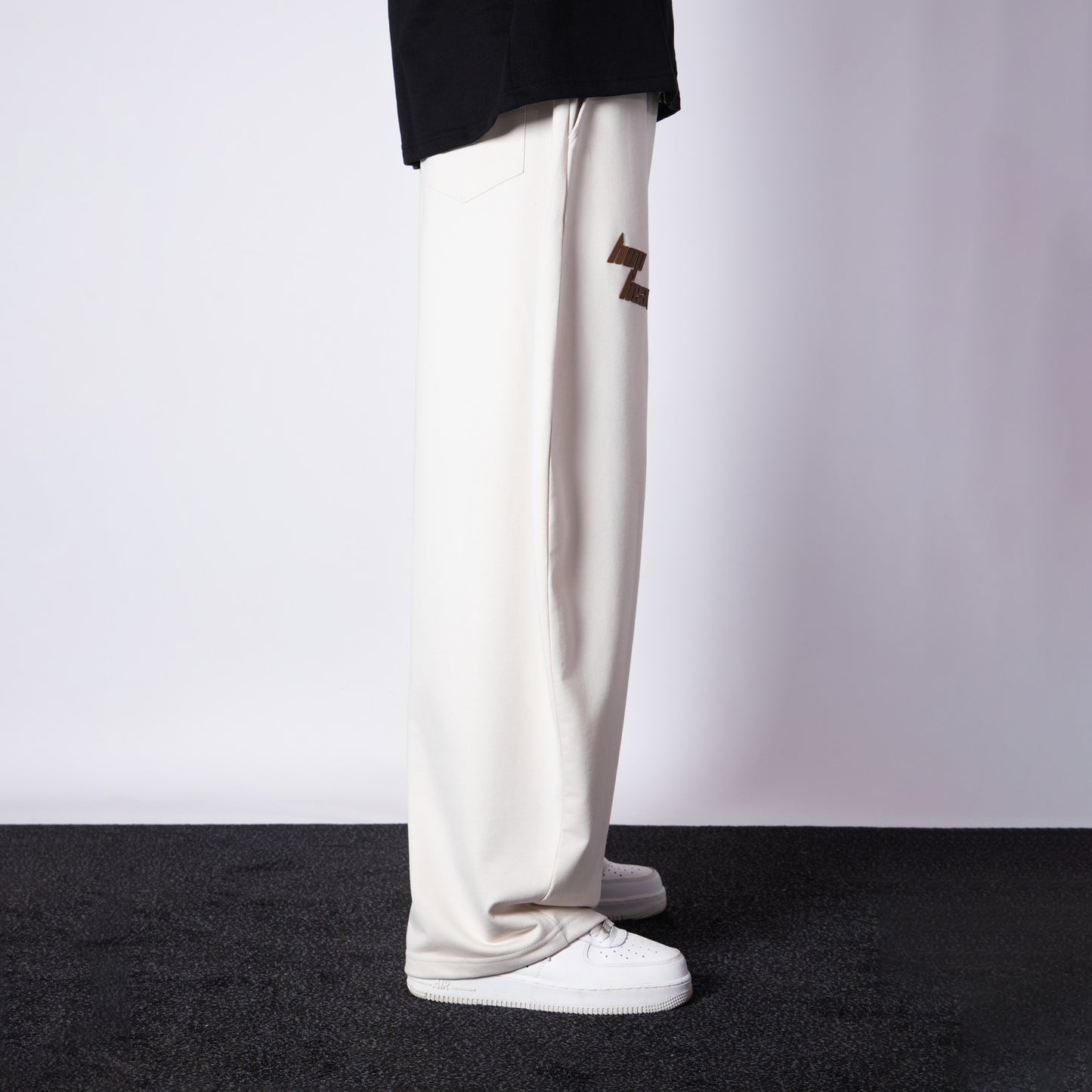 IVORY EXTREME BAGGY BASIC SWEATPANTS