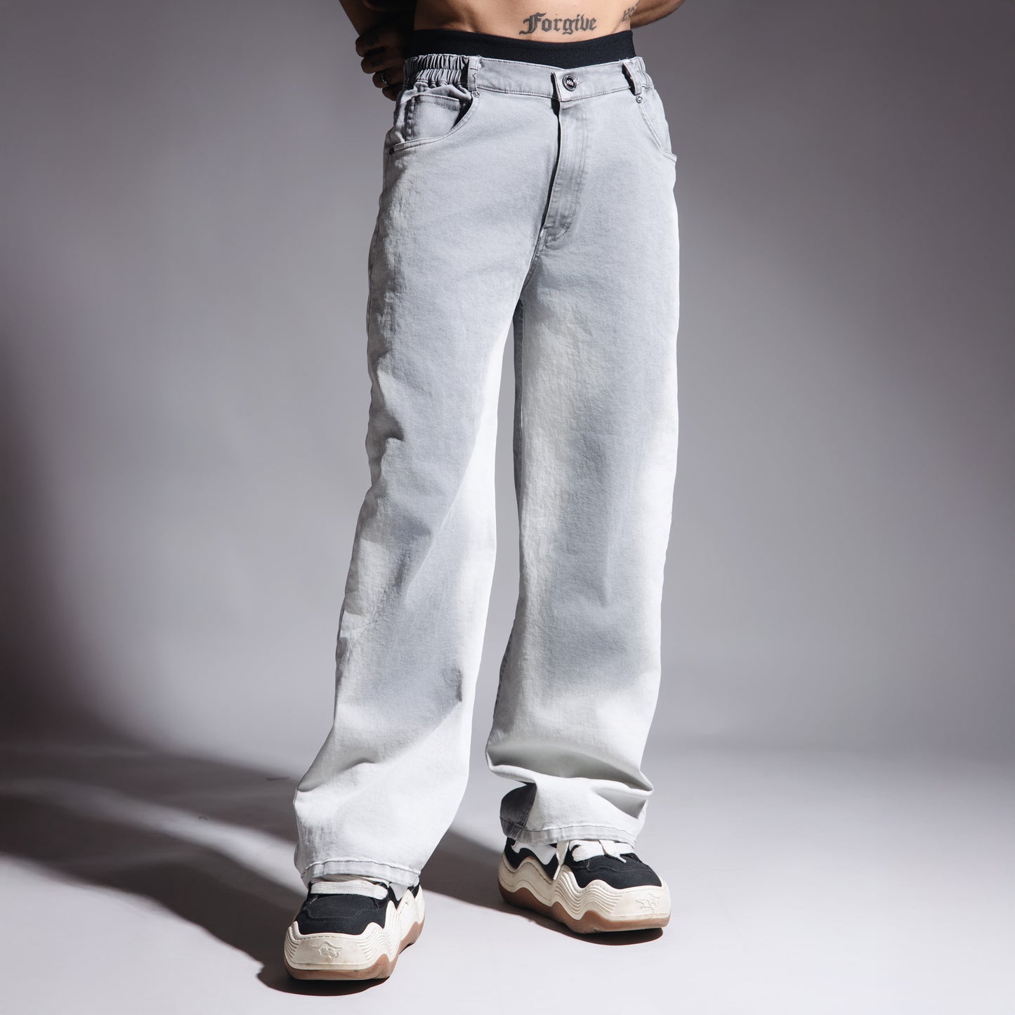 GREY SIDE FLOW DENIM