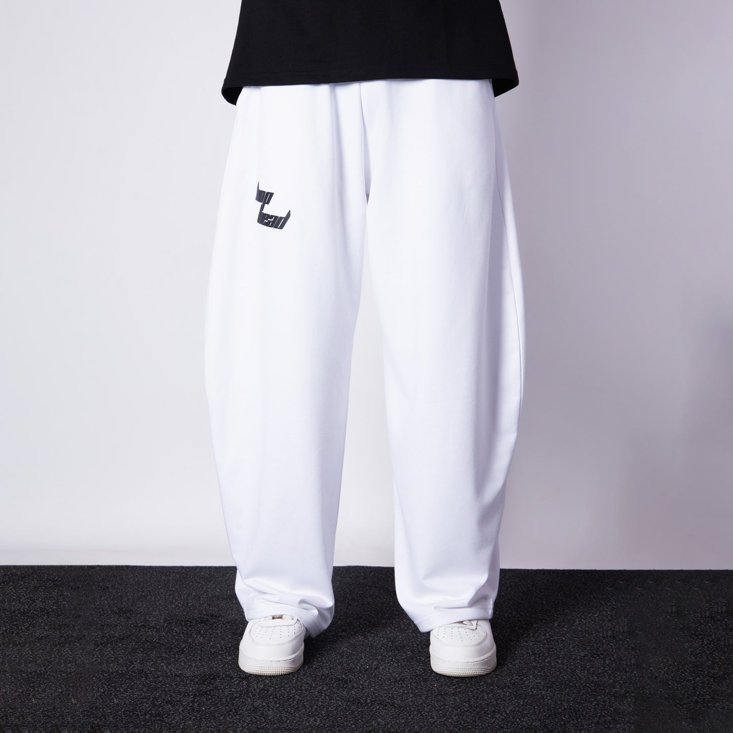 WHITE EXTREME BAGGY BASIC SWEATPANTS