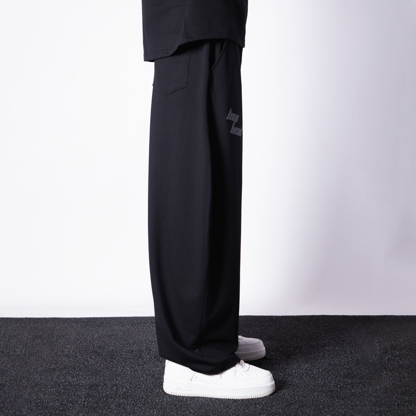 BLACK EXTREME BAGGY BASIC SWEATPANTS