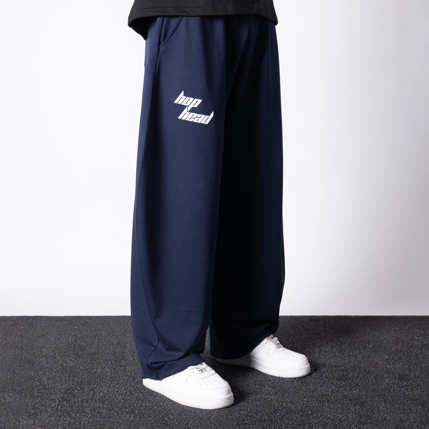 BLUE EXTREME BAGGY BASIC SWEATPANTS