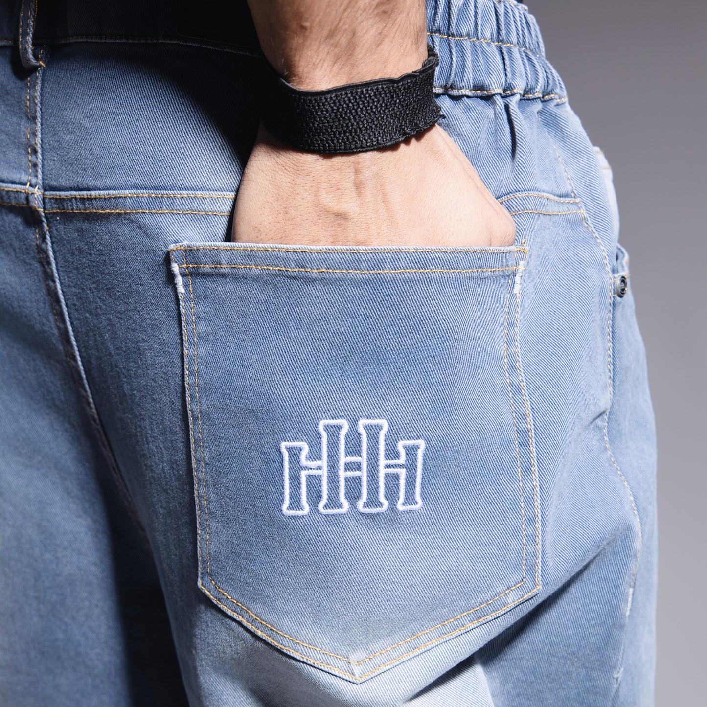 BLUE RIPPED HORIZON DENIM