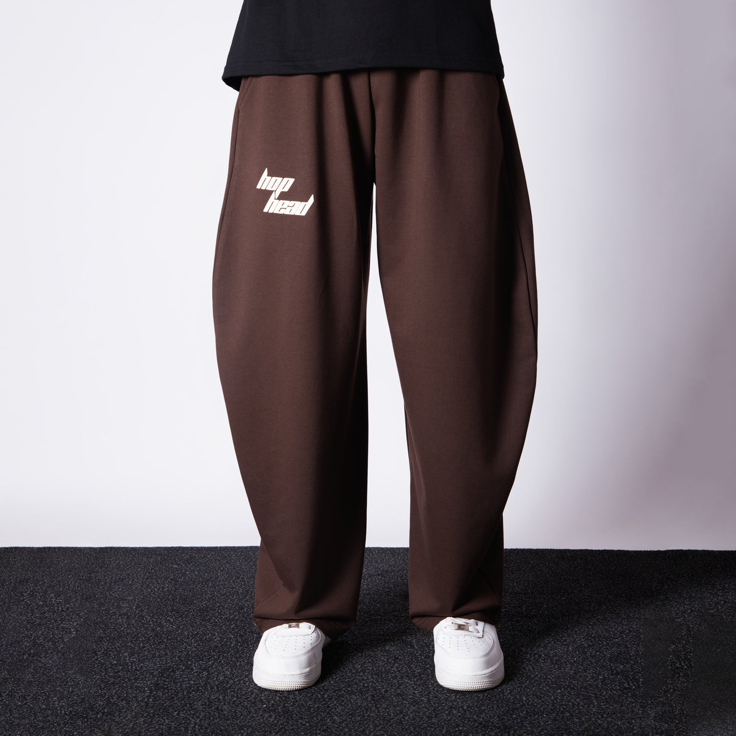 BROWN EXTREME BAGGY BASIC SWEATPANTS