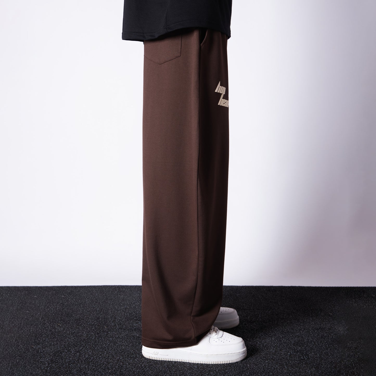 BROWN EXTREME BAGGY BASIC SWEATPANTS