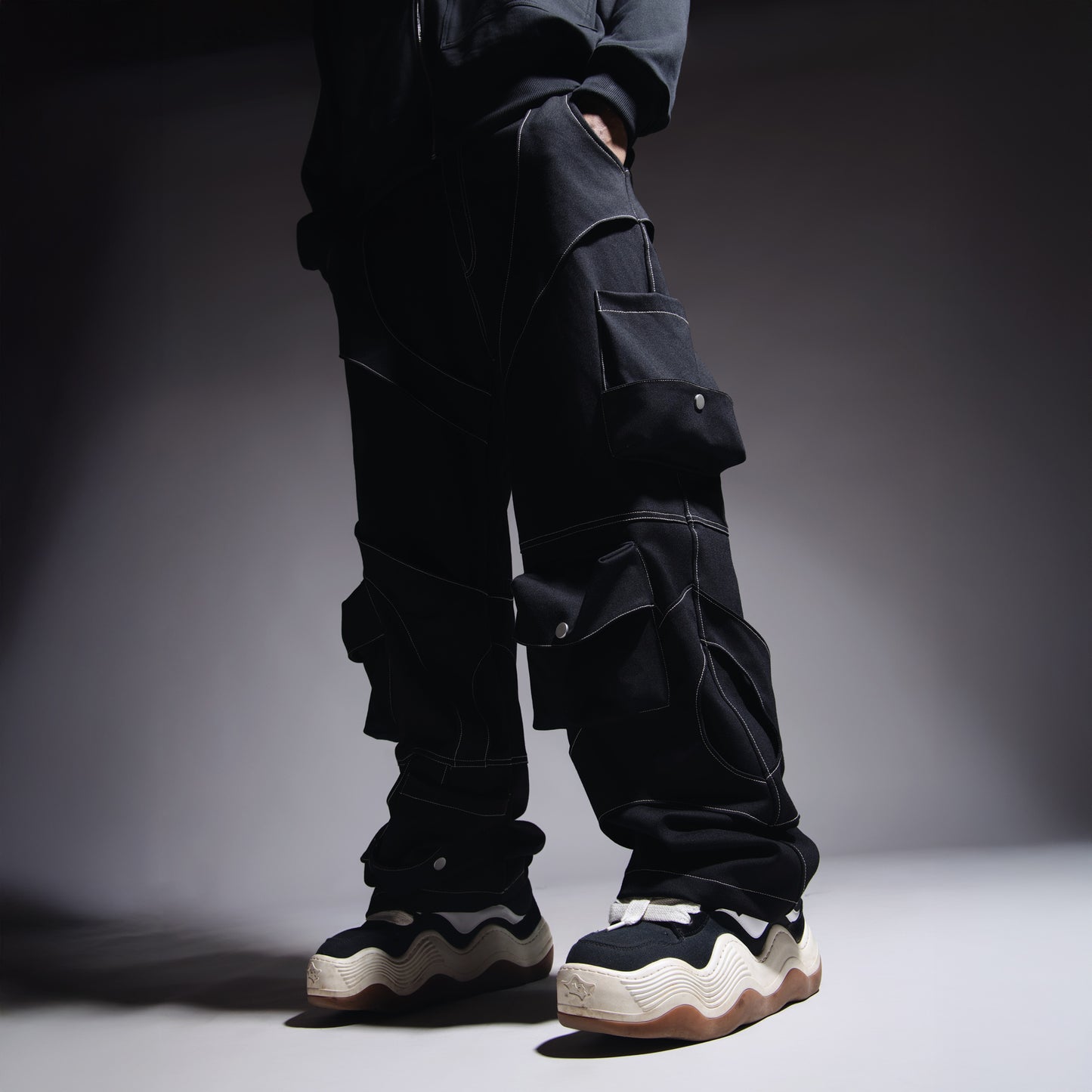 BLACK PATCHWORK CARGO