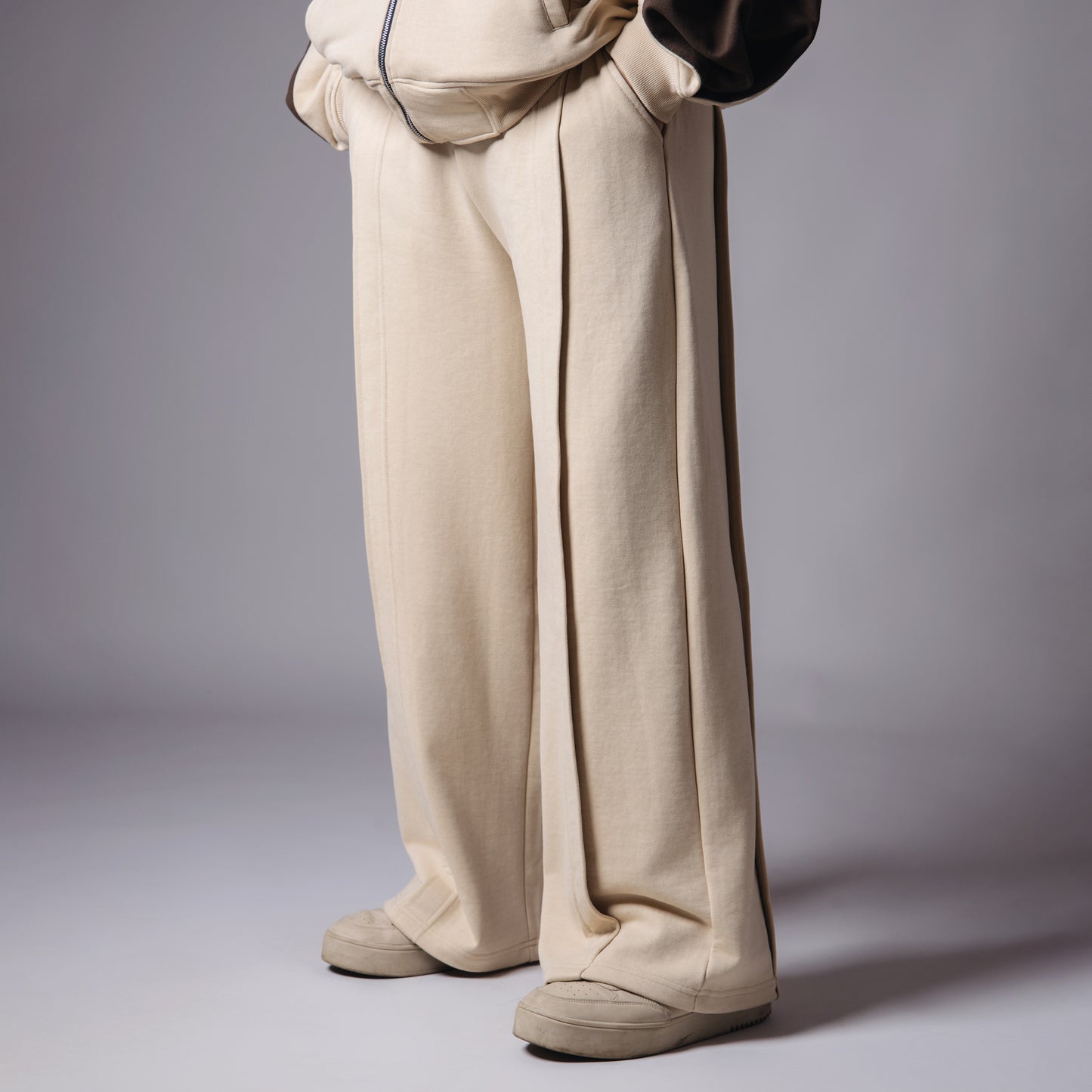 BEIGE FLAP SWEATPANTS