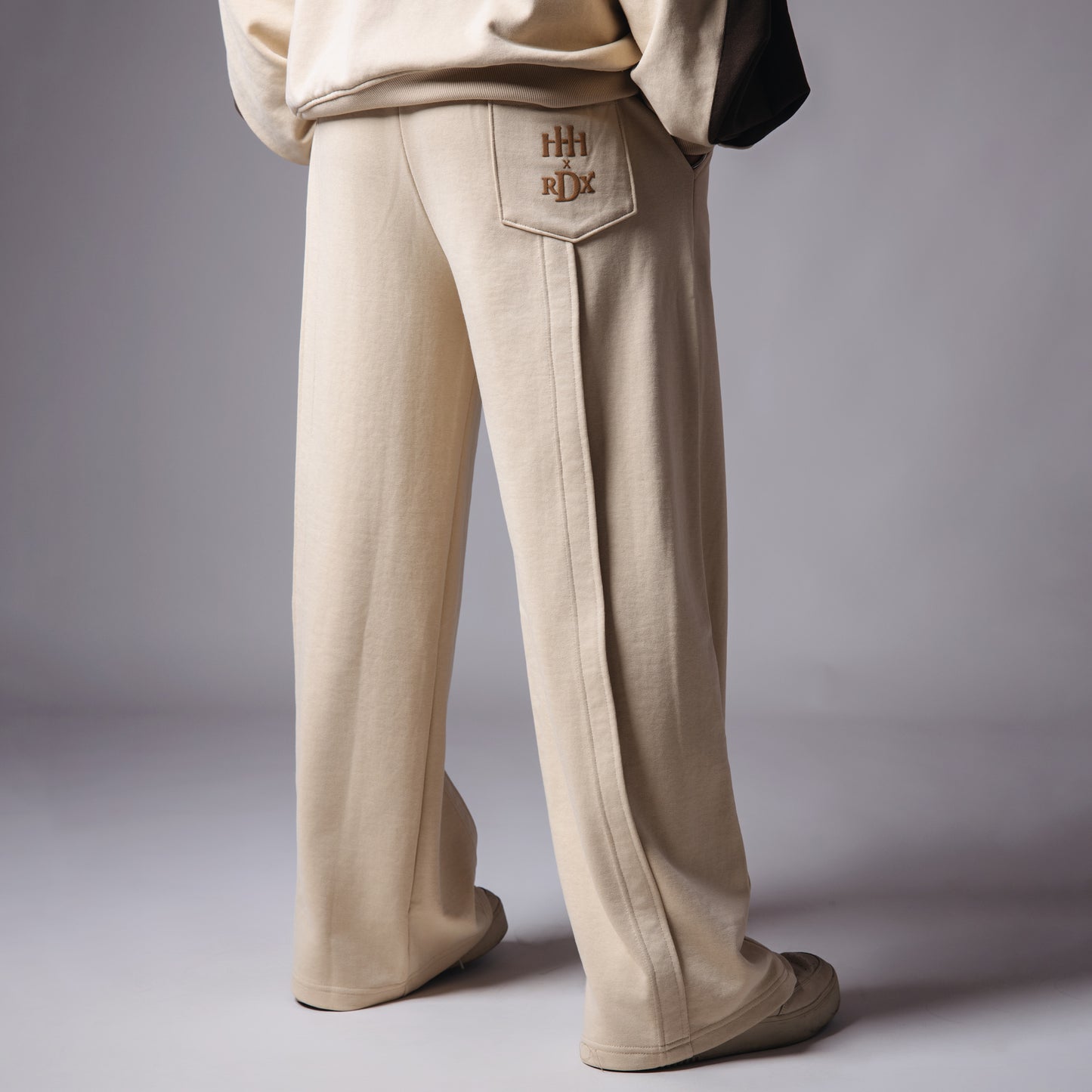 BEIGE FLAP SWEATPANTS