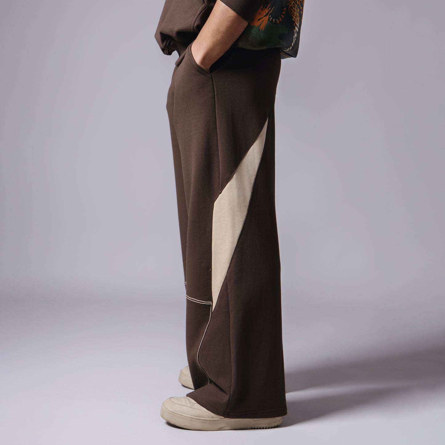 BROWN & BEIGE POINTED PANEL SWEATPANTS