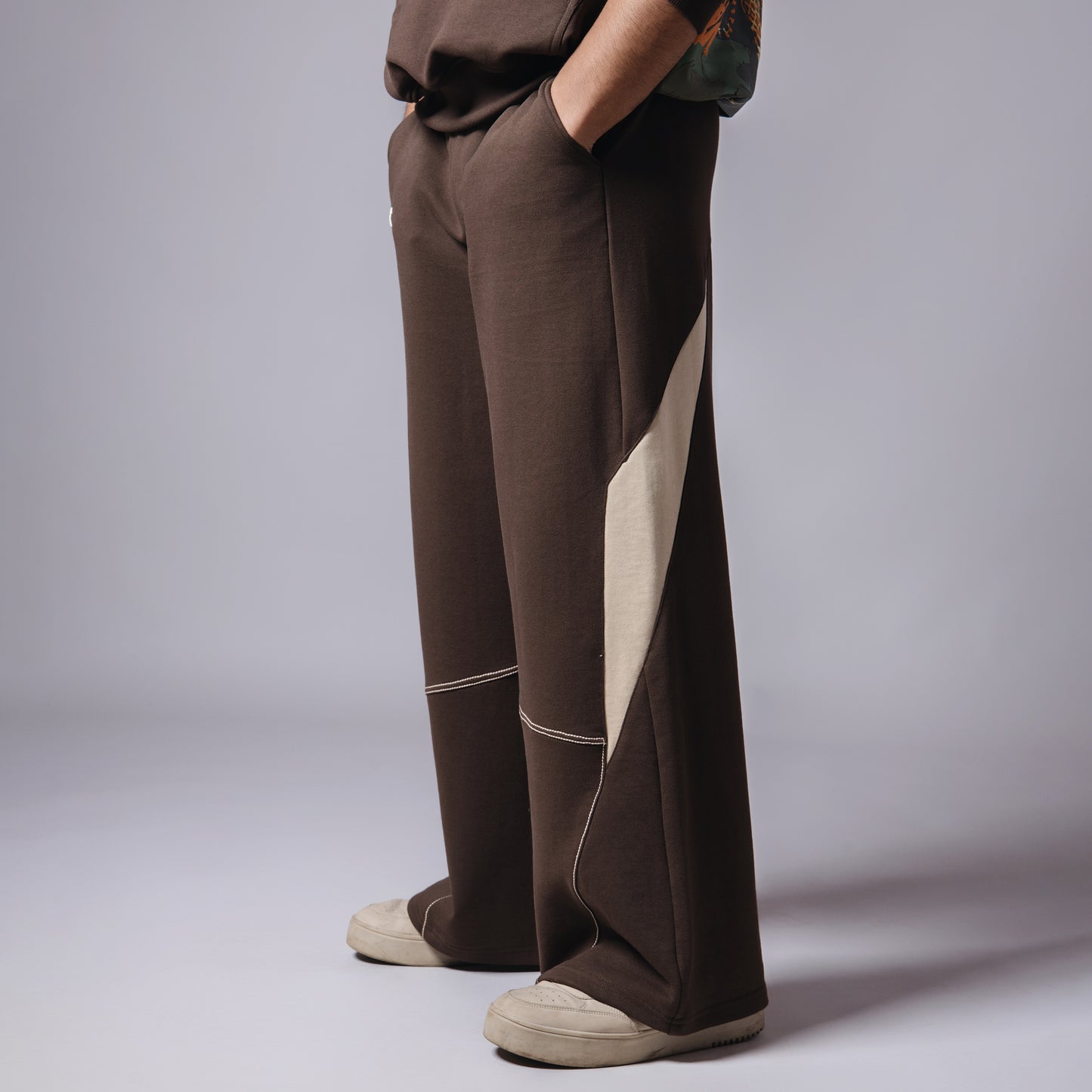 BROWN & BEIGE POINTED PANEL SWEATPANTS