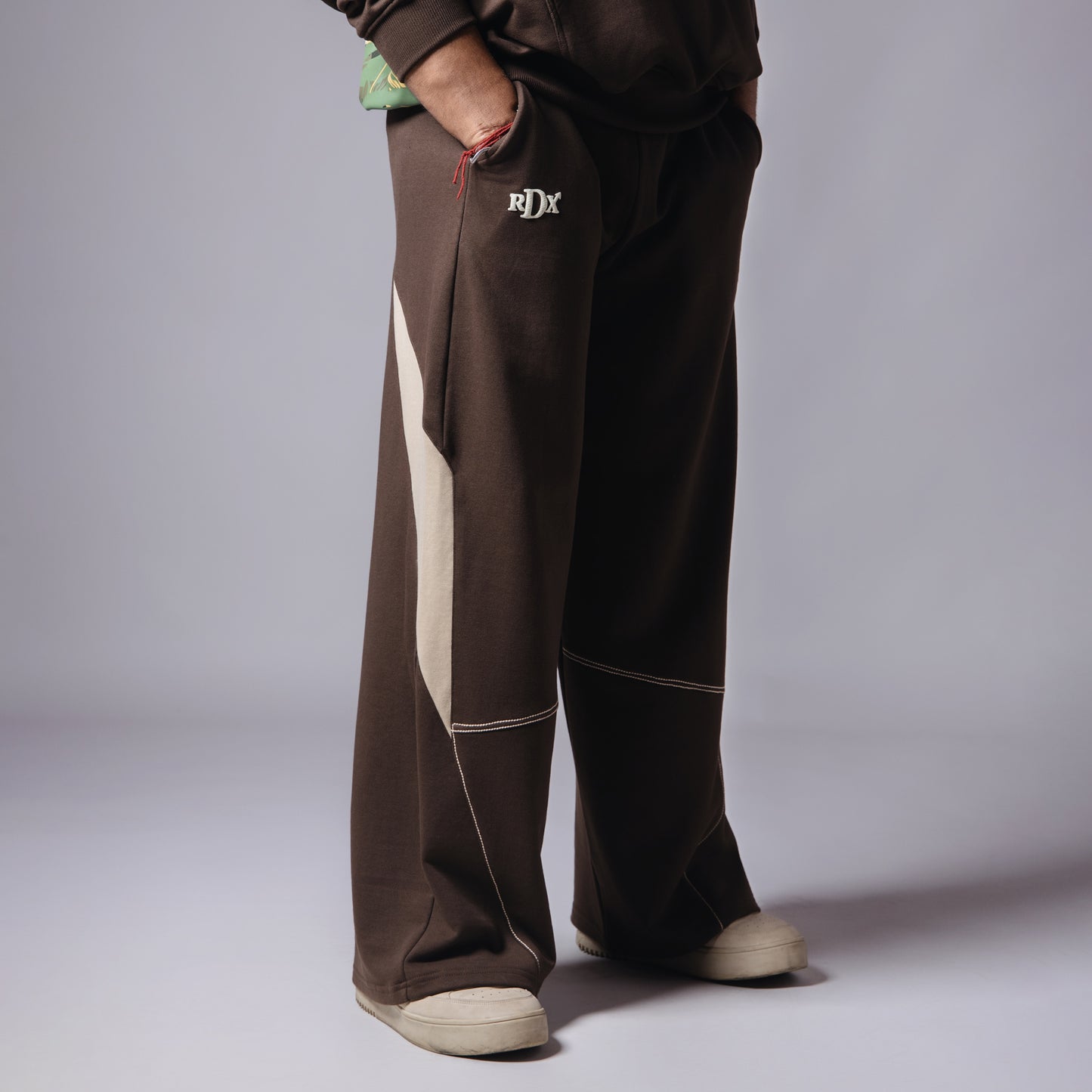 BROWN & BEIGE POINTED PANEL SWEATPANTS