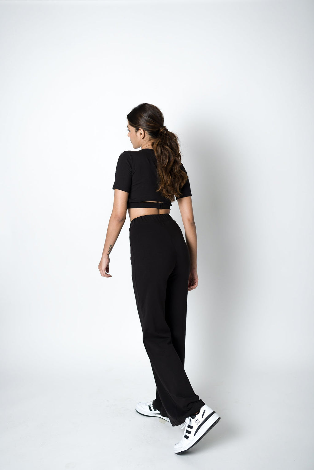 BLACK BASIC CROP TOP - Hophead