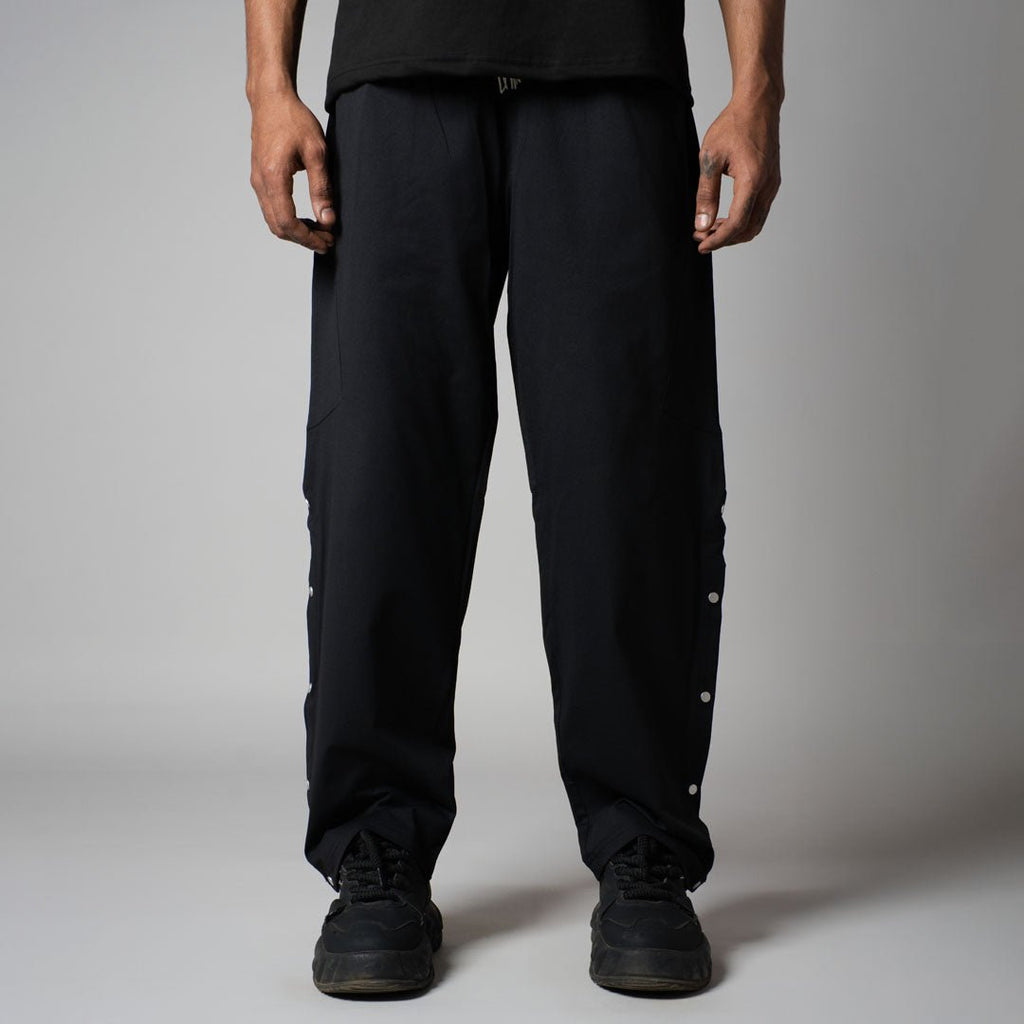 BLACK BUTTON DOWN CARGO SWEATPANTS - Hophead