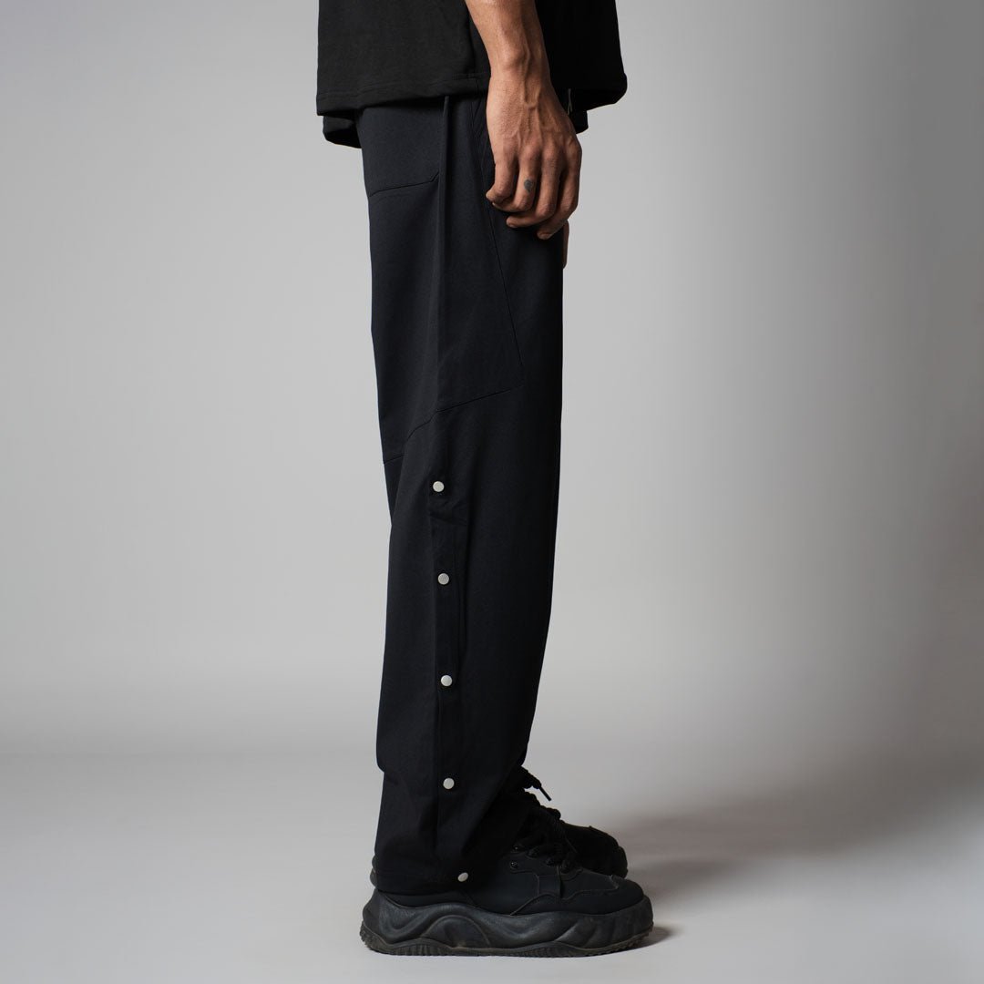 BLACK BUTTON DOWN CARGO SWEATPANTS - Hophead