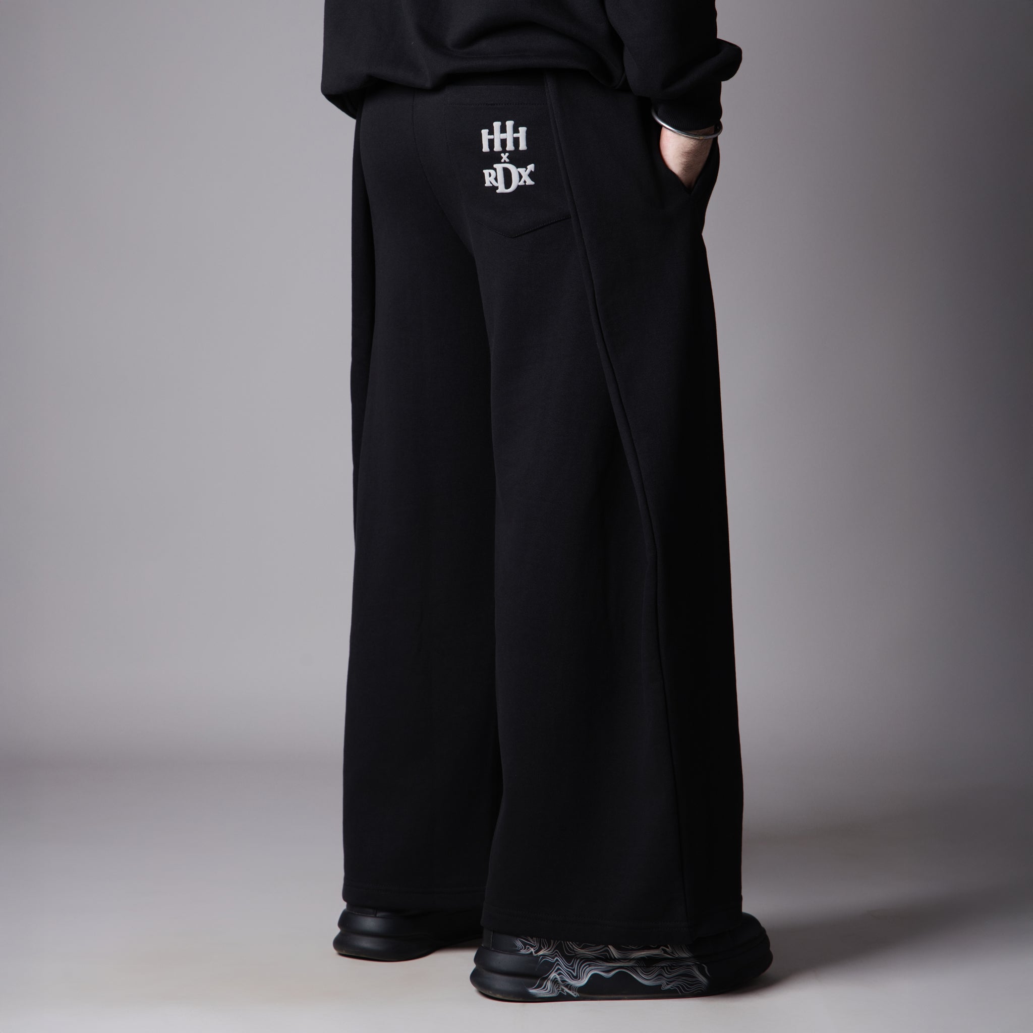 BLACK EXTRA PANEL SWEATPANTS - Hophead