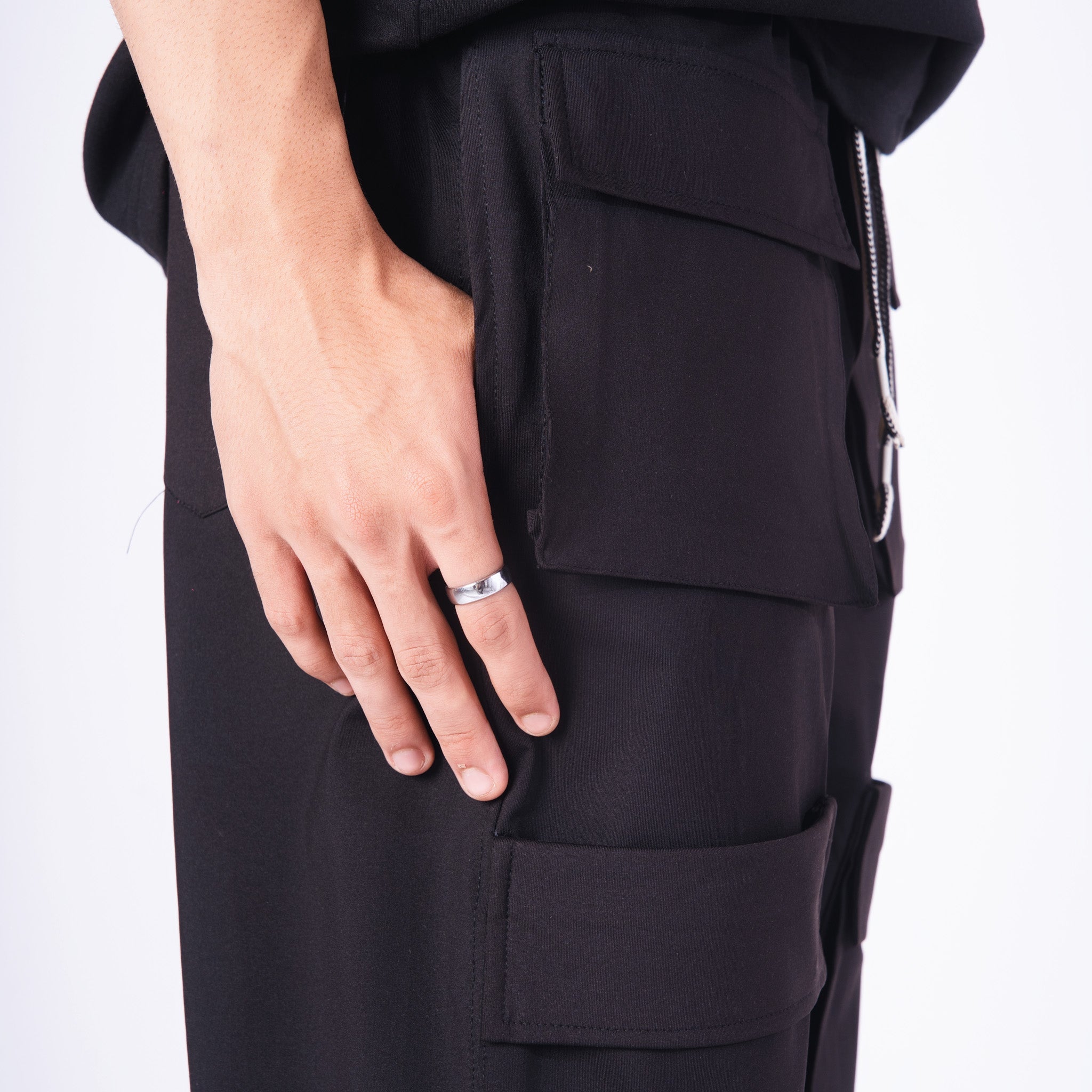 BLACK FIVE FRONT POCKET CARGO SWEATPANTS - Hophead