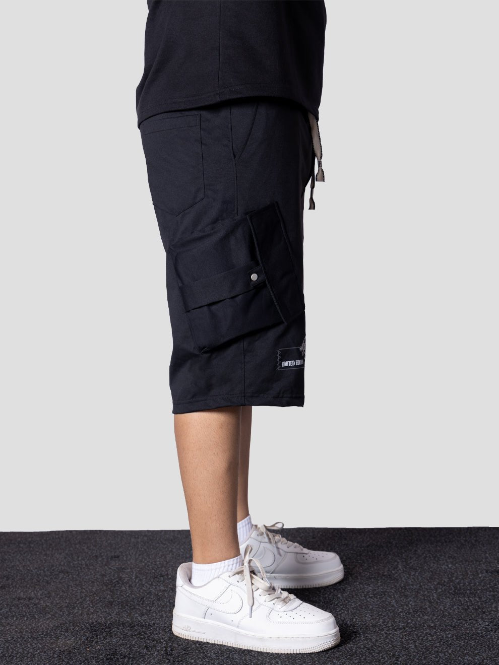BLACK MULTI POCKET OVERSIZED SHORTS - Hophead